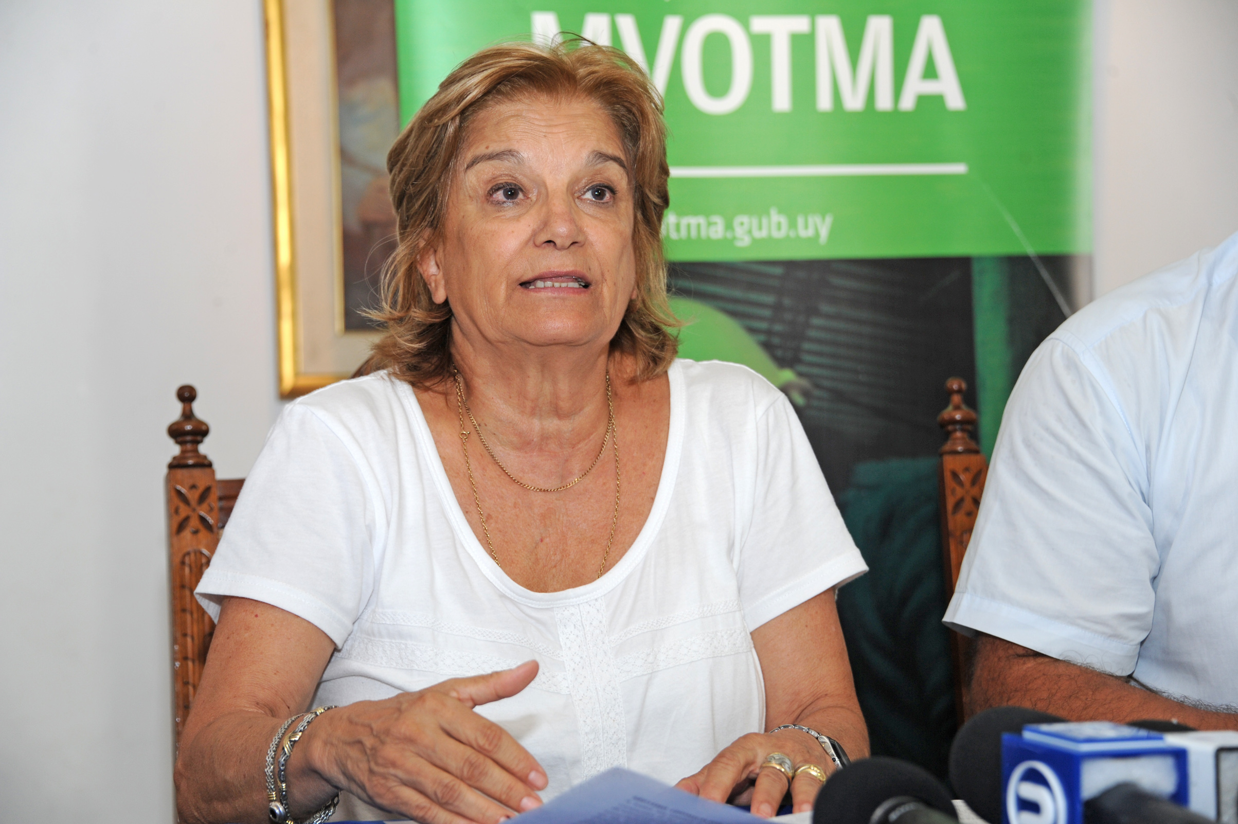 Ministra Eneida De León y el intendente Guillermo Caraballo suscriben convenio