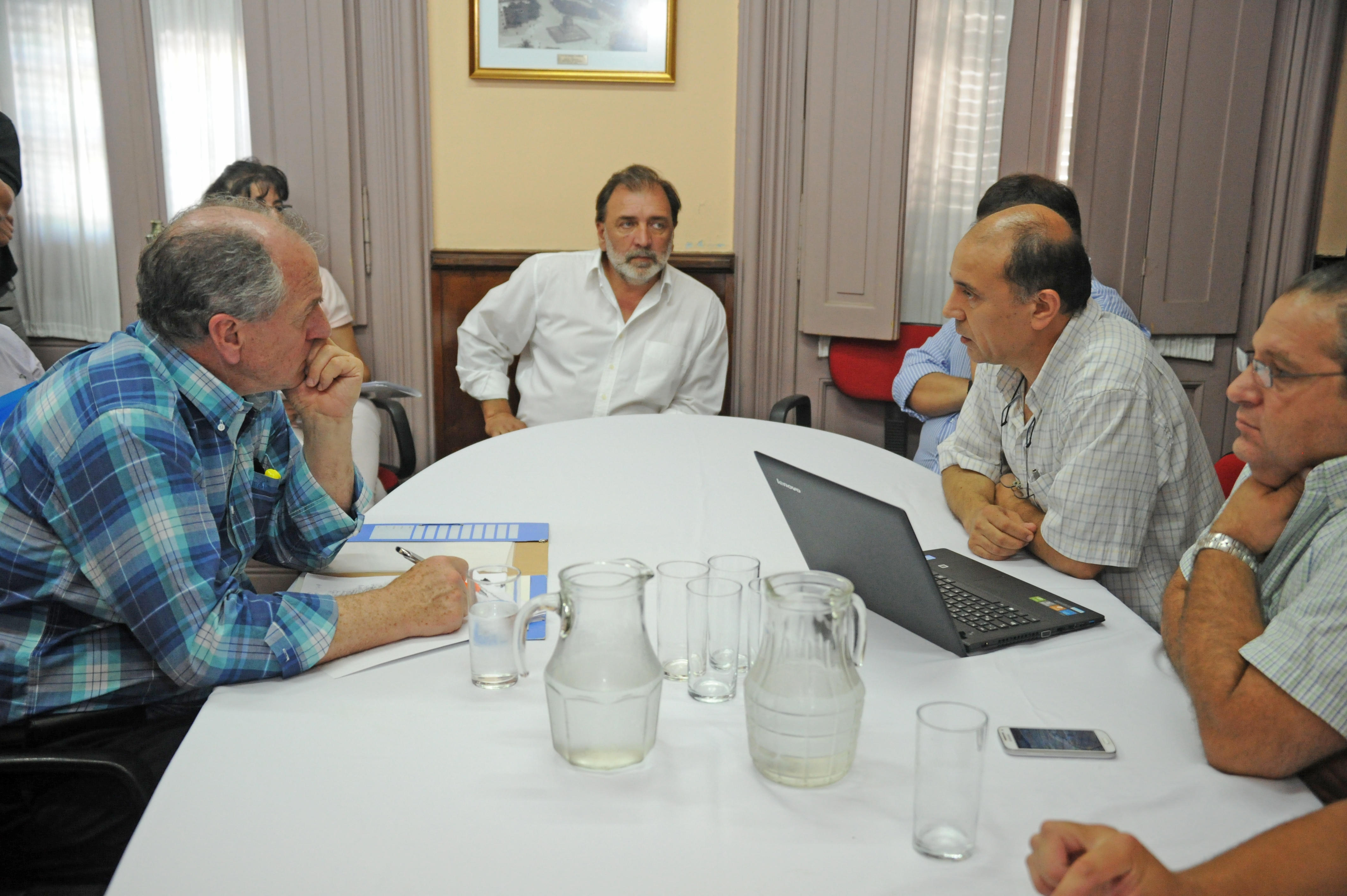 Ministro Ernesto Murro en serie de audiencias con trabajadores, cooperativistas y jubilados