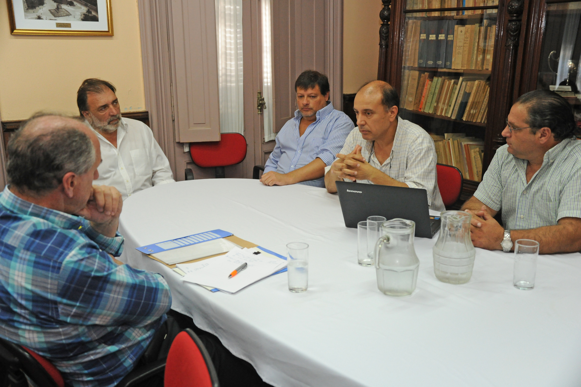 Ministro Ernesto Murro en serie de audiencias con trabajadores, cooperativistas y jubilados