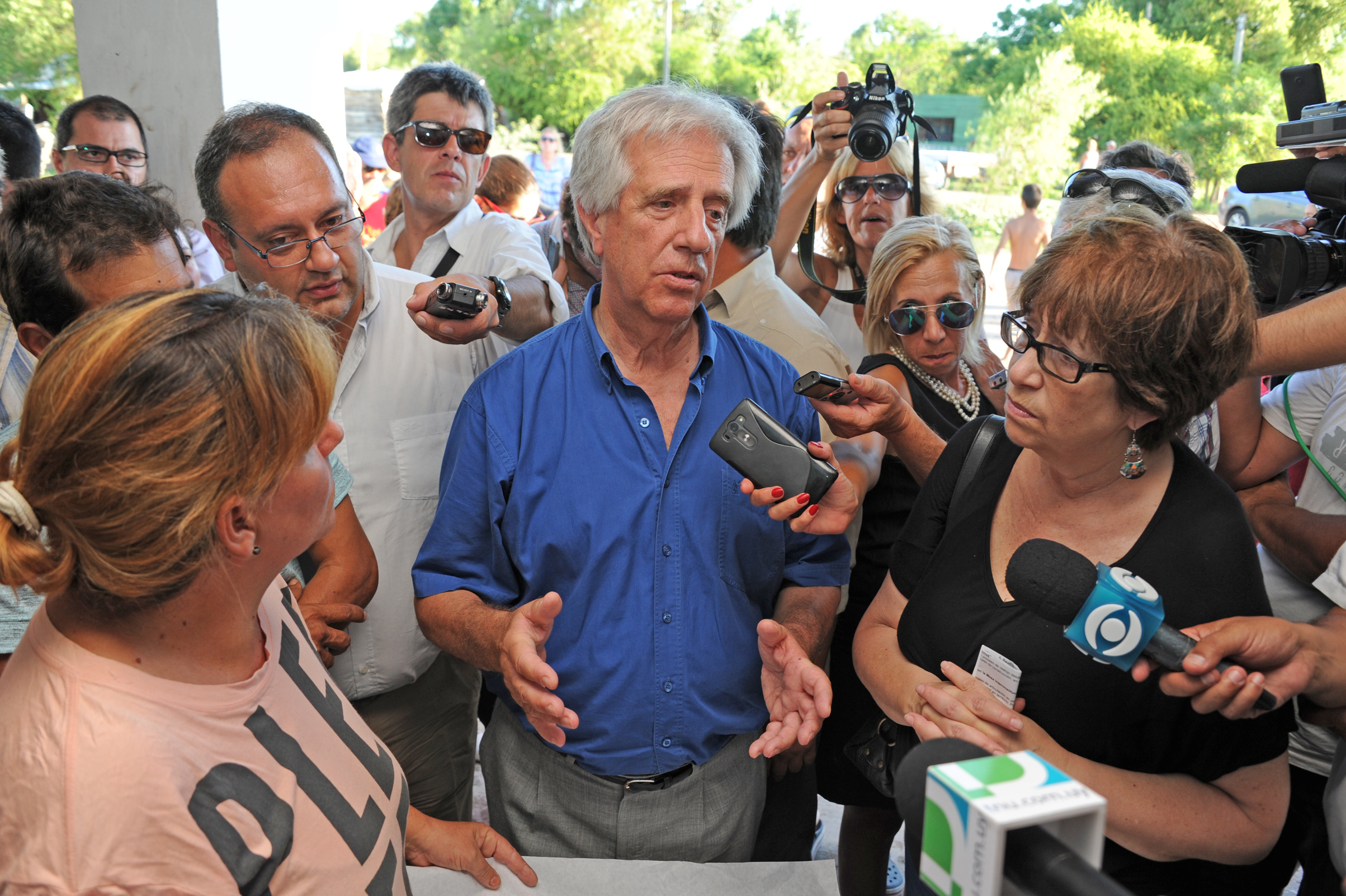Recorrida del Presidente Tabaré Vázquez por la ciudad de Paysandú