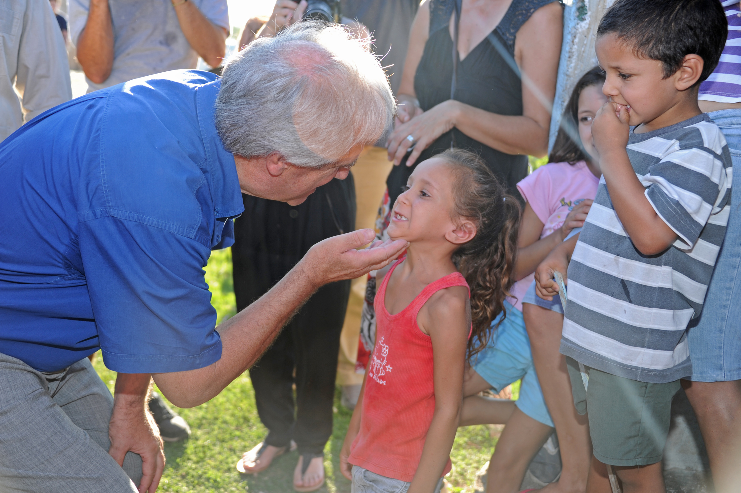 Recorrida del Presidente Tabaré Vázquez por la ciudad de Paysandú