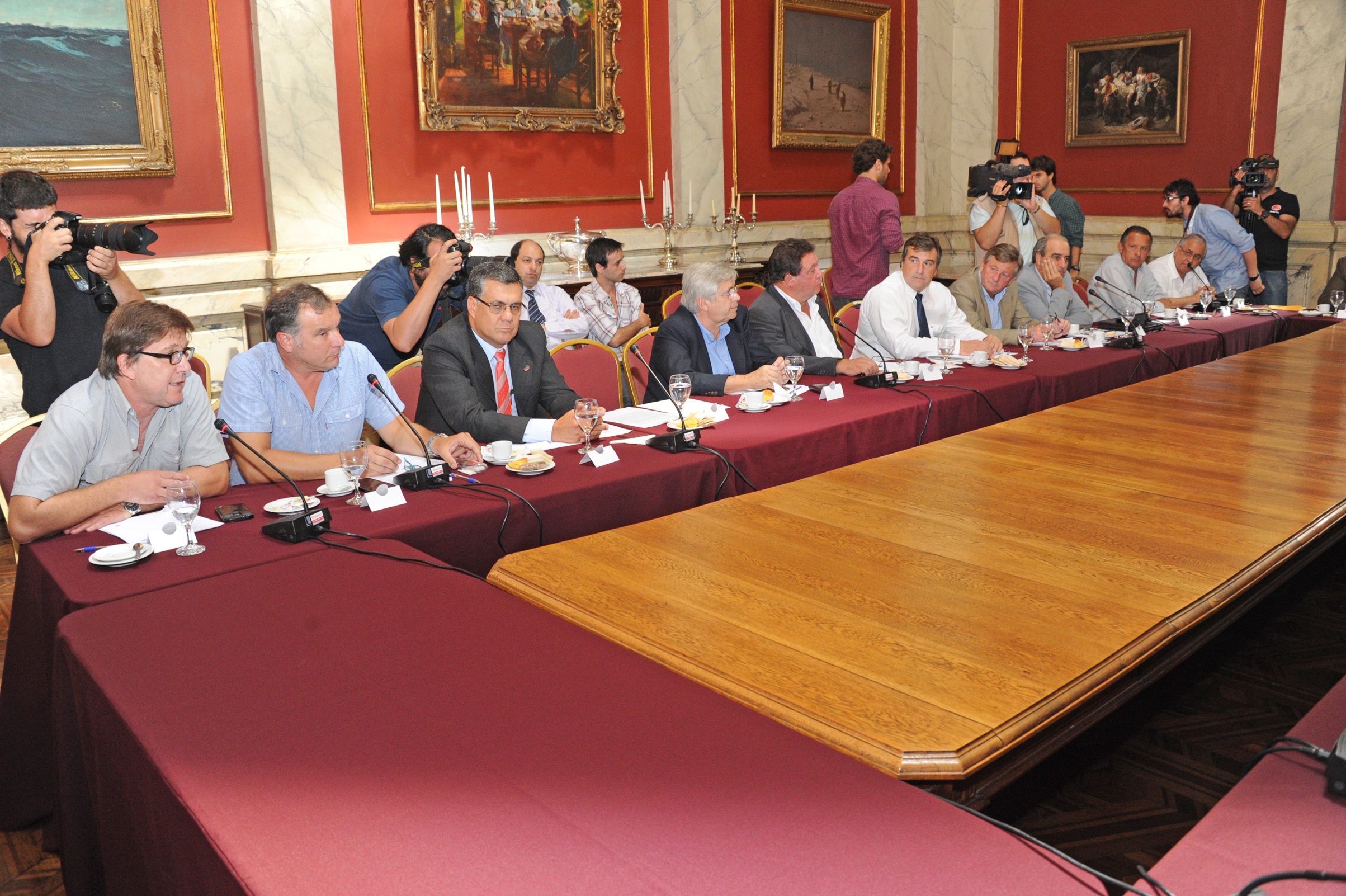 Comité pluripartidario