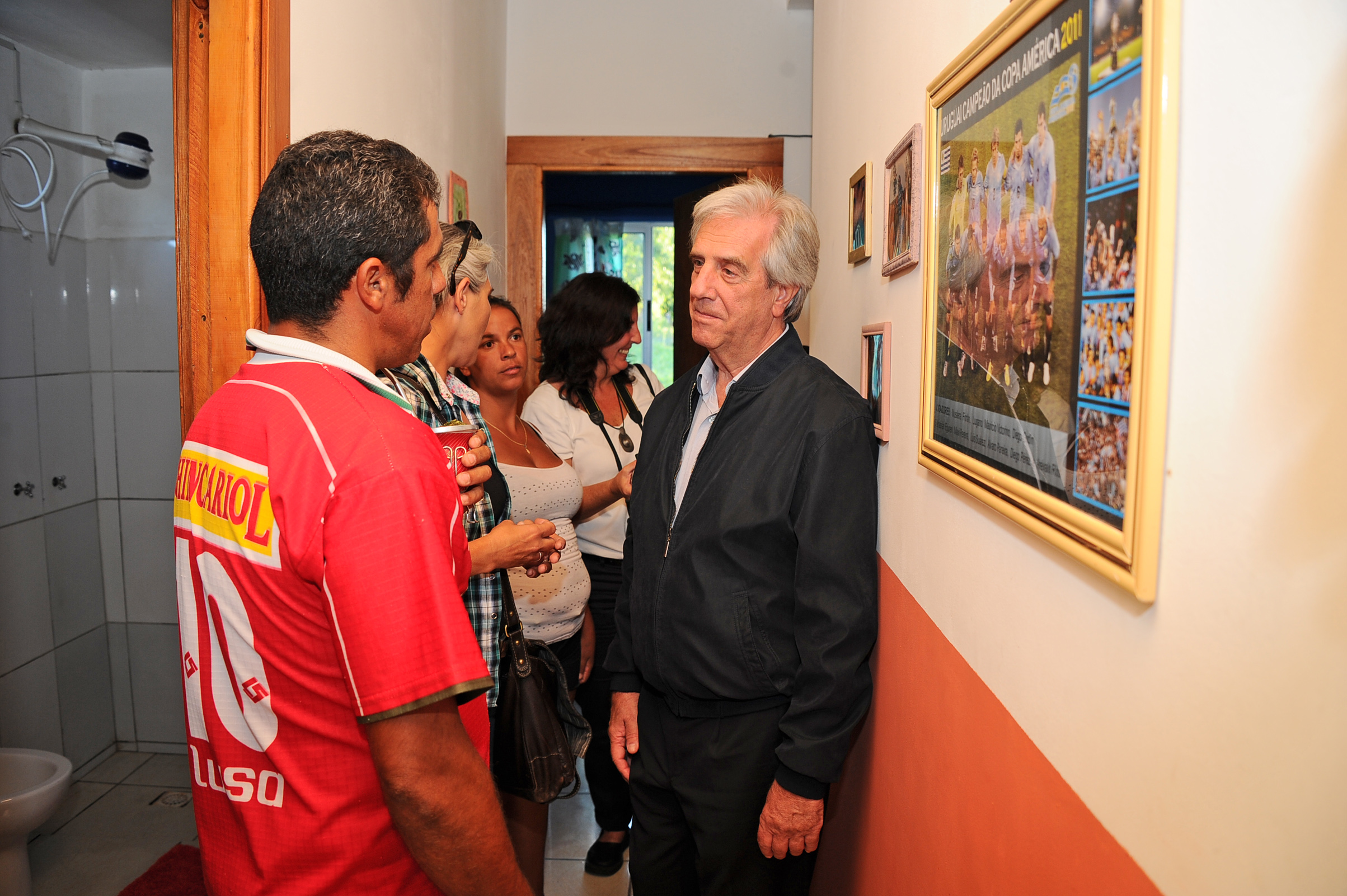 Vázquez visitó a familias realojadas por inundaciones en la ciudad de Rivera