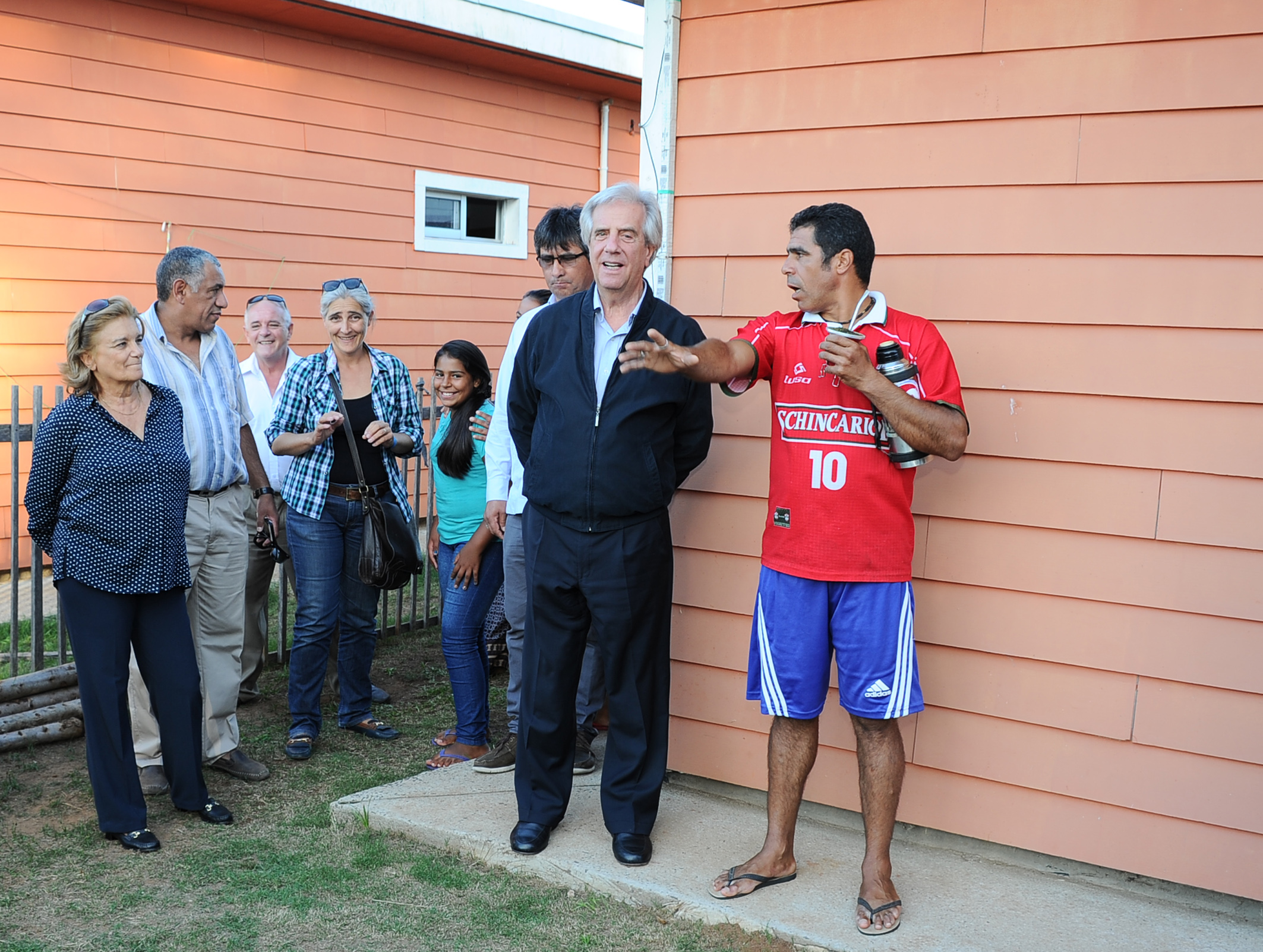 Vázquez visitó a familias realojadas por inundaciones en la ciudad de Rivera