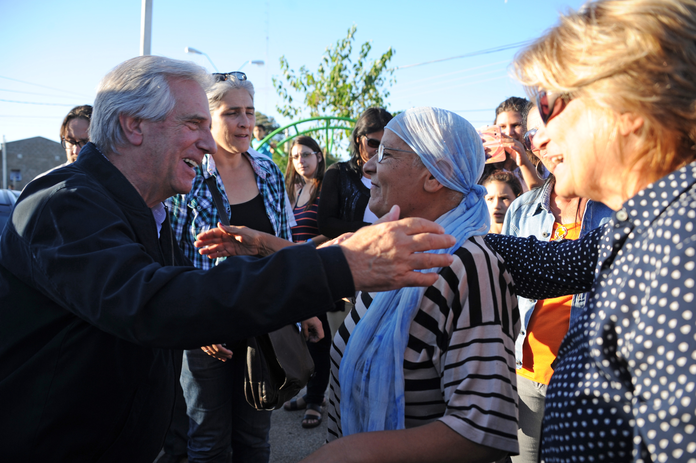 Presidente Tabaré Vázquez visita el barrio Cerro del Estado