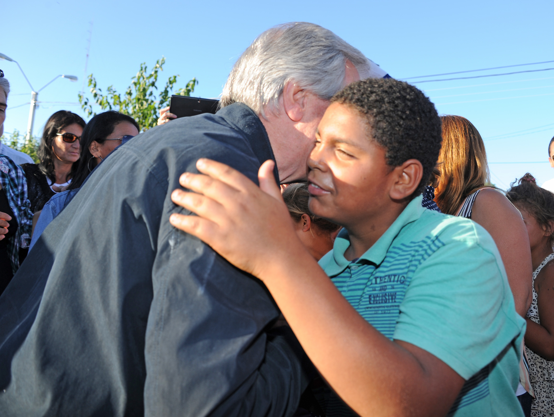 Presidente Tabaré Vázquez visita el barrio Cerro del Estado
