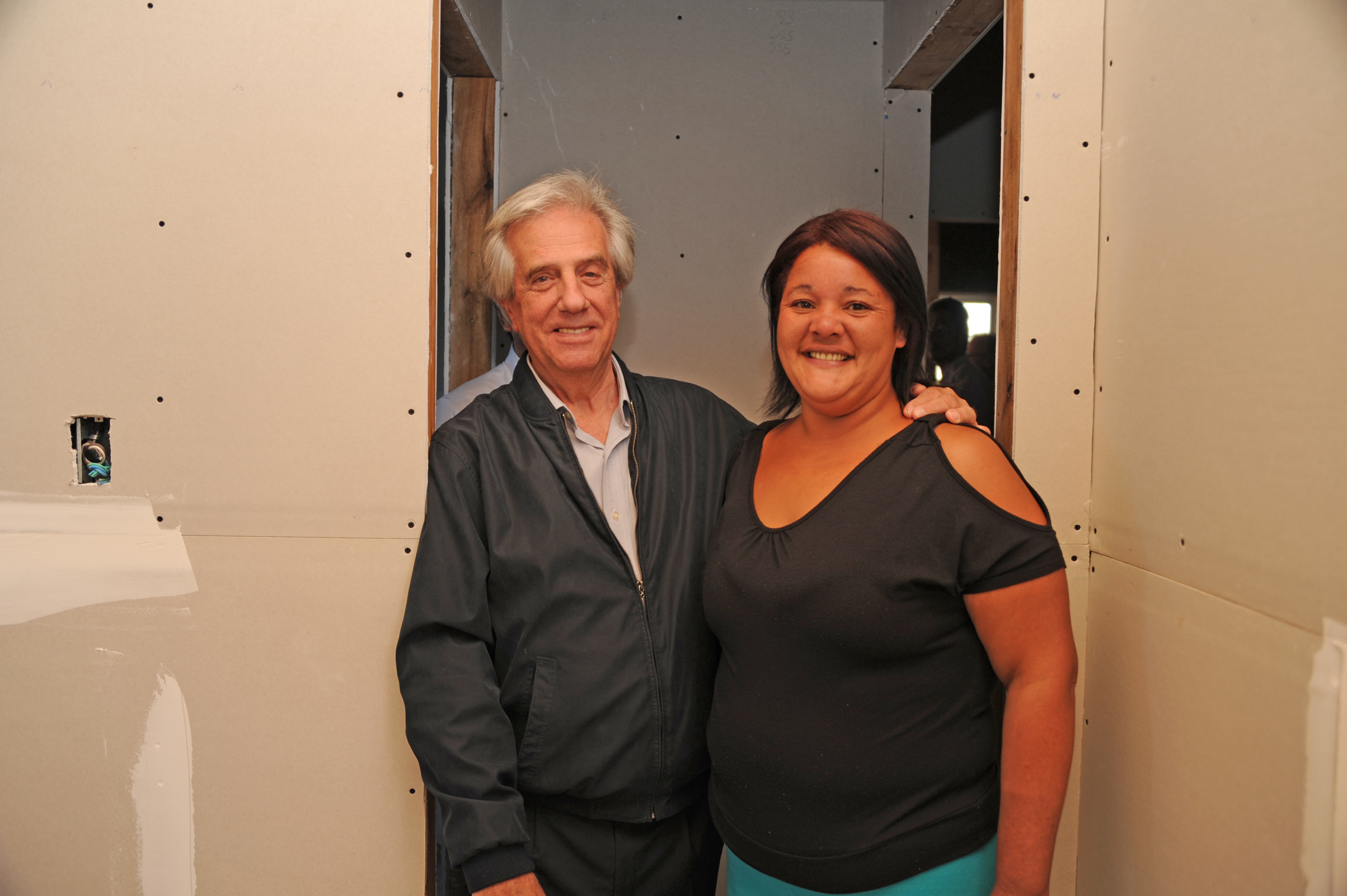 Presidente Tabaré Vázquez visita el barrio Cerro del Estado