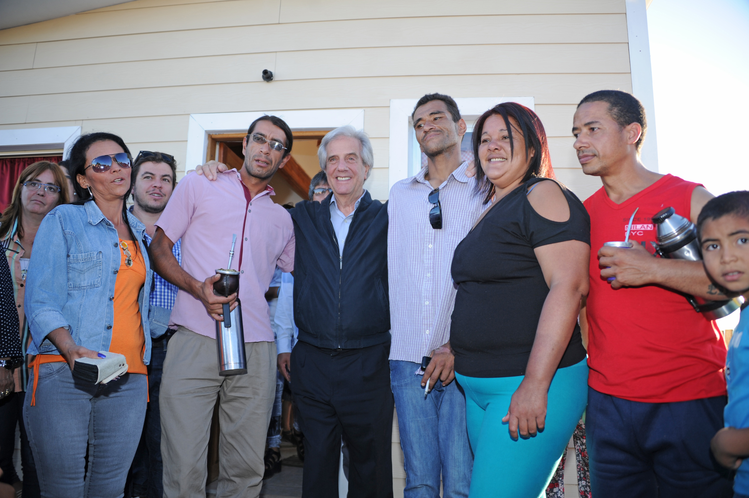 Presidente Tabaré Vázquez visita el barrio Cerro del Estado