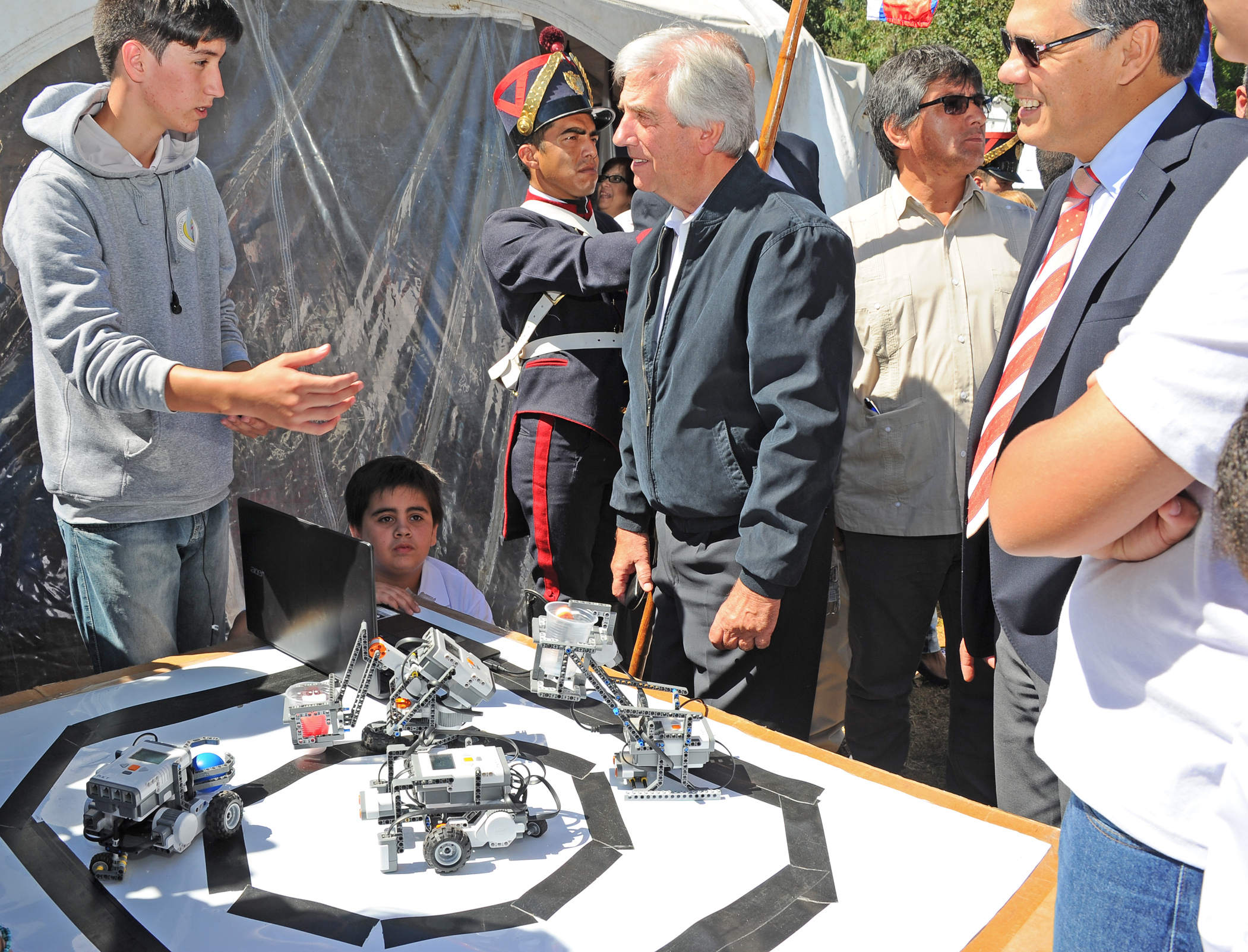 Presentación de robótica al Presidente