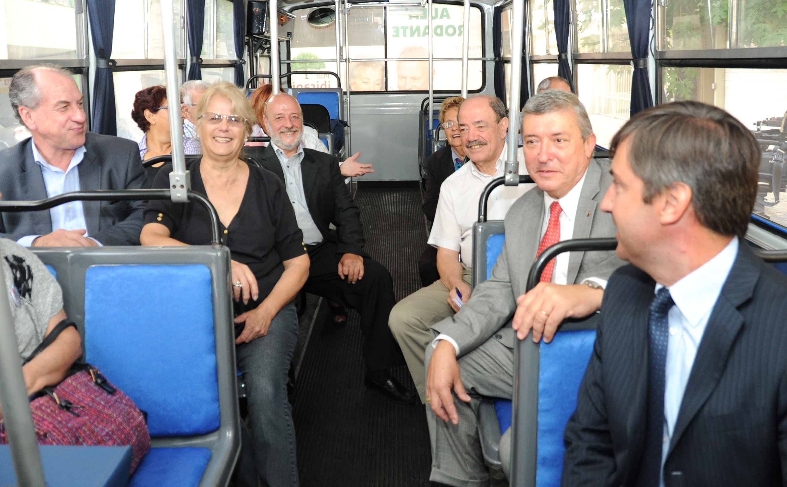 Aula móvil recorrerá el país para capacitar a jubilados beneficiarios del Plan Ibirapitá