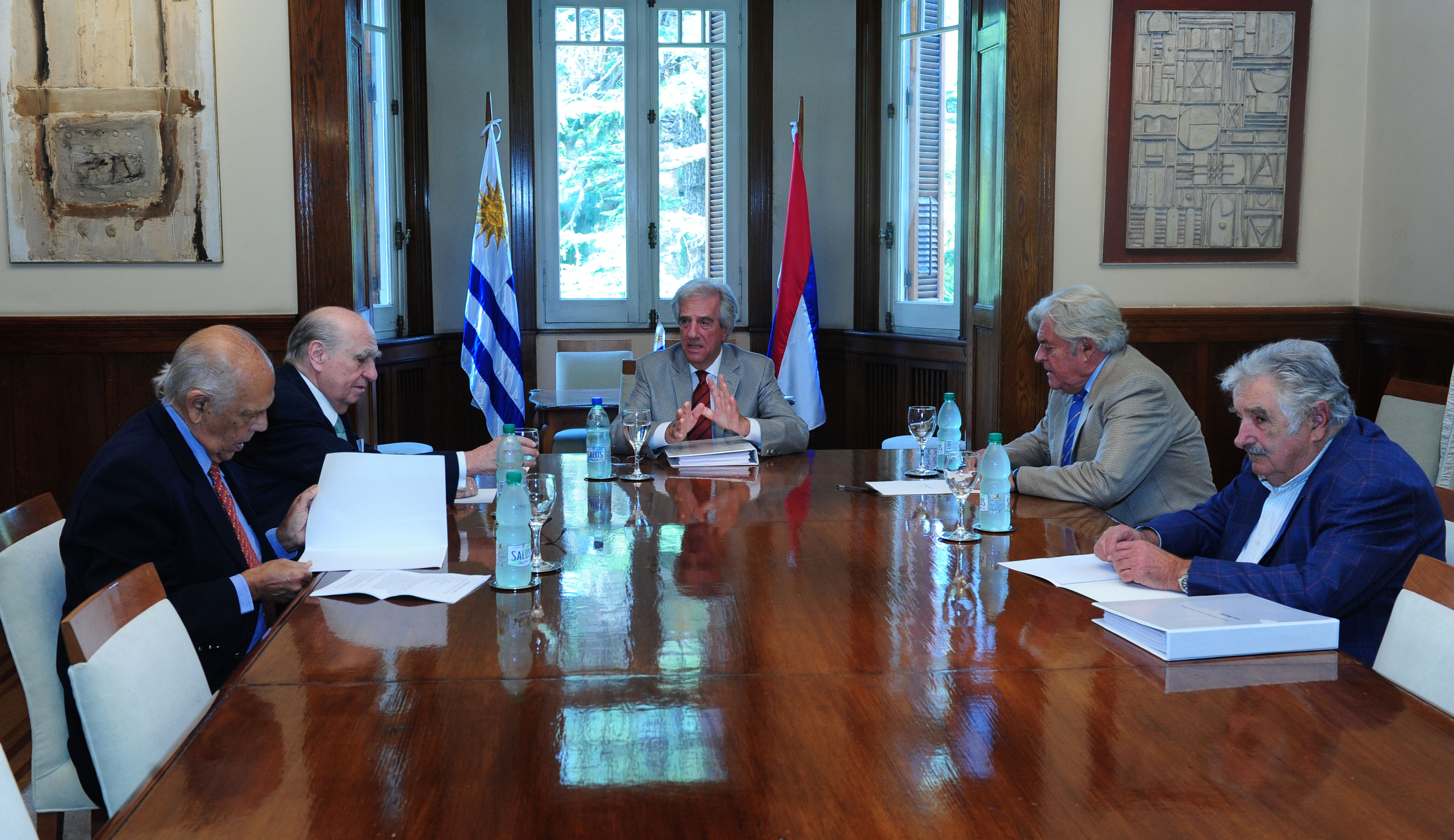 Vázquez se reunió con exmandatarios en Suárez
