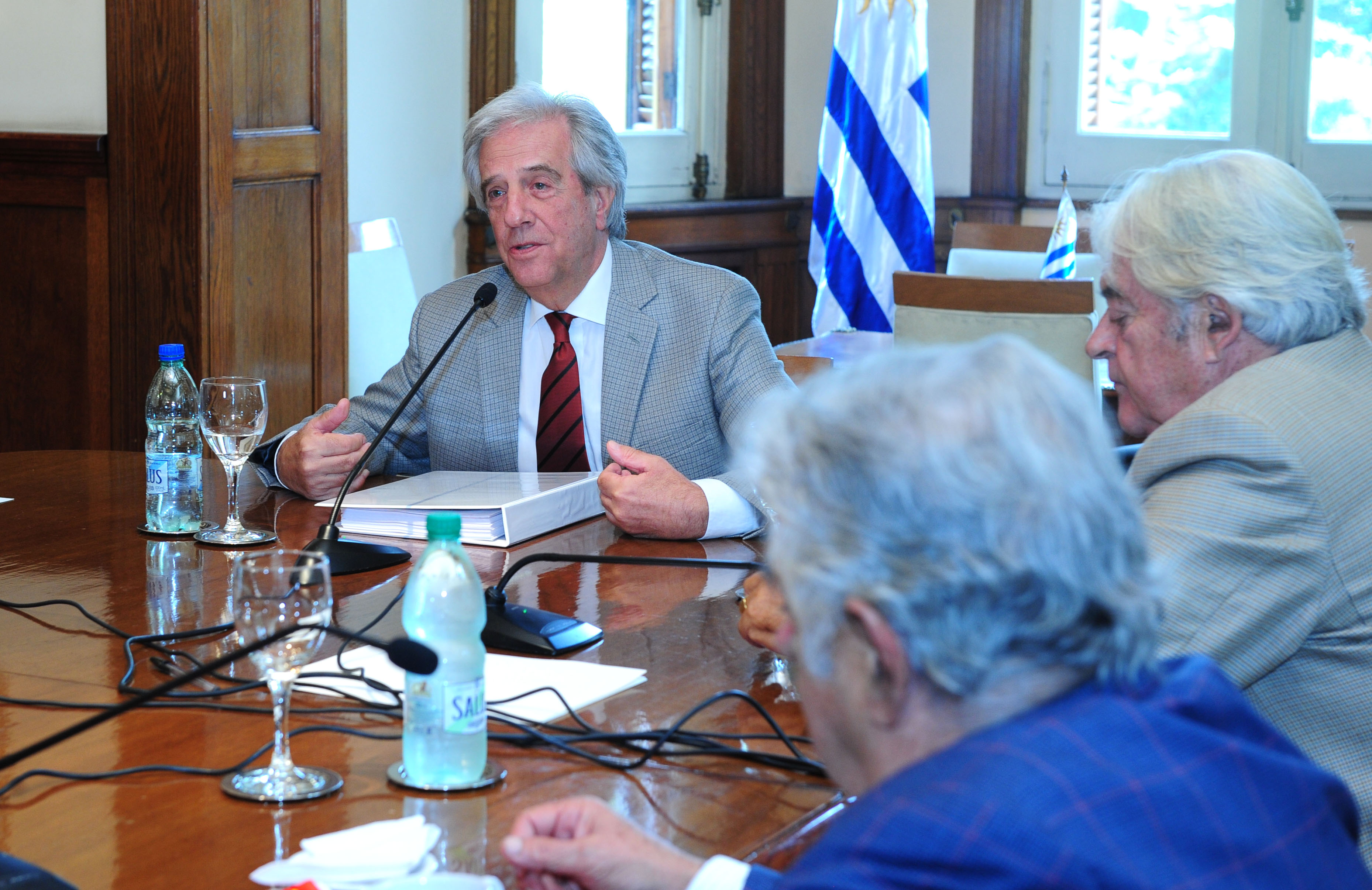 Vázquez se reunió con exmandatarios en Suárez