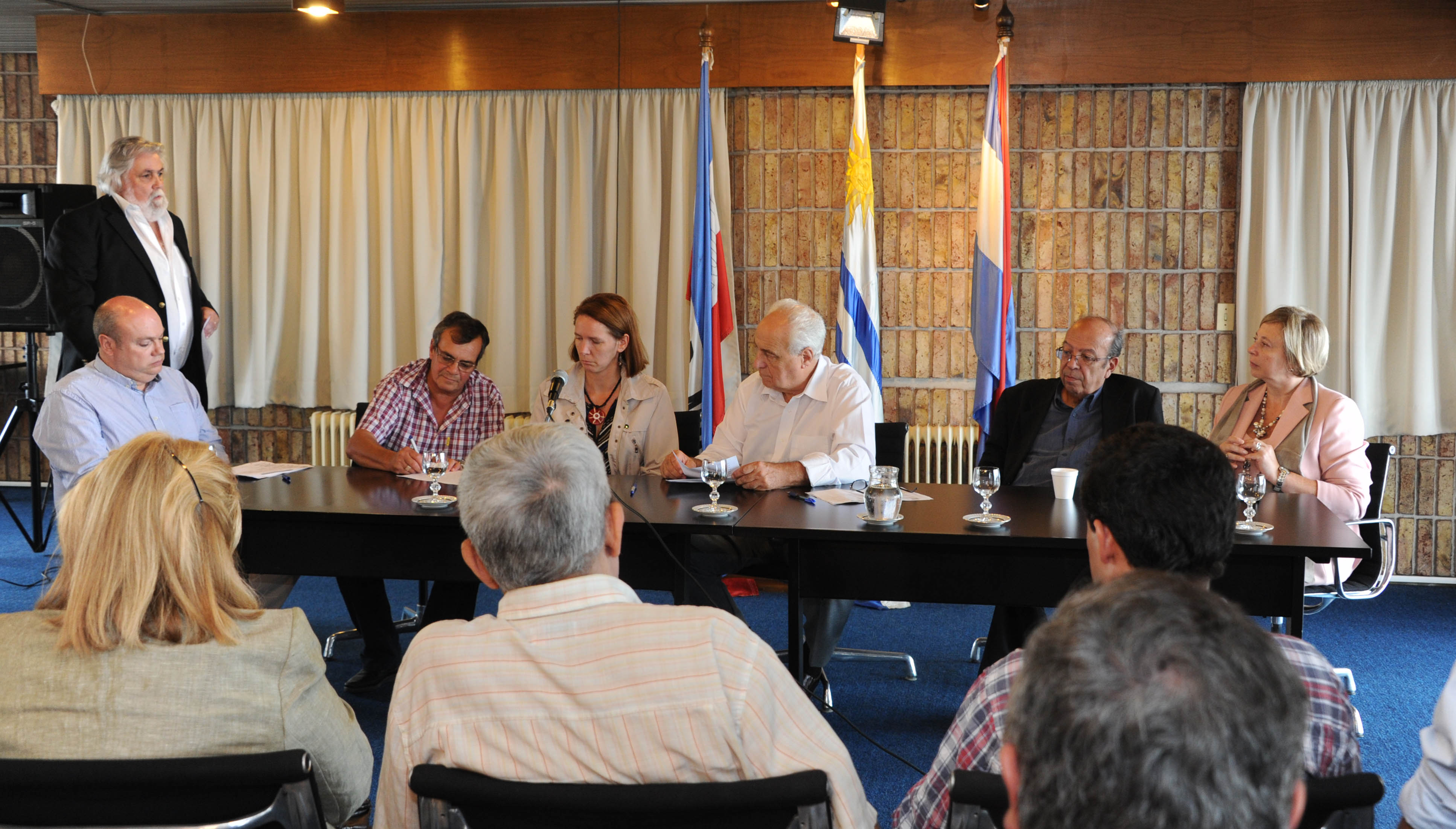 Ministerio de Transporte suscribió cinco convenios de asistencia social a instituciones de Canelones, San José, Soriano y Montevideo
