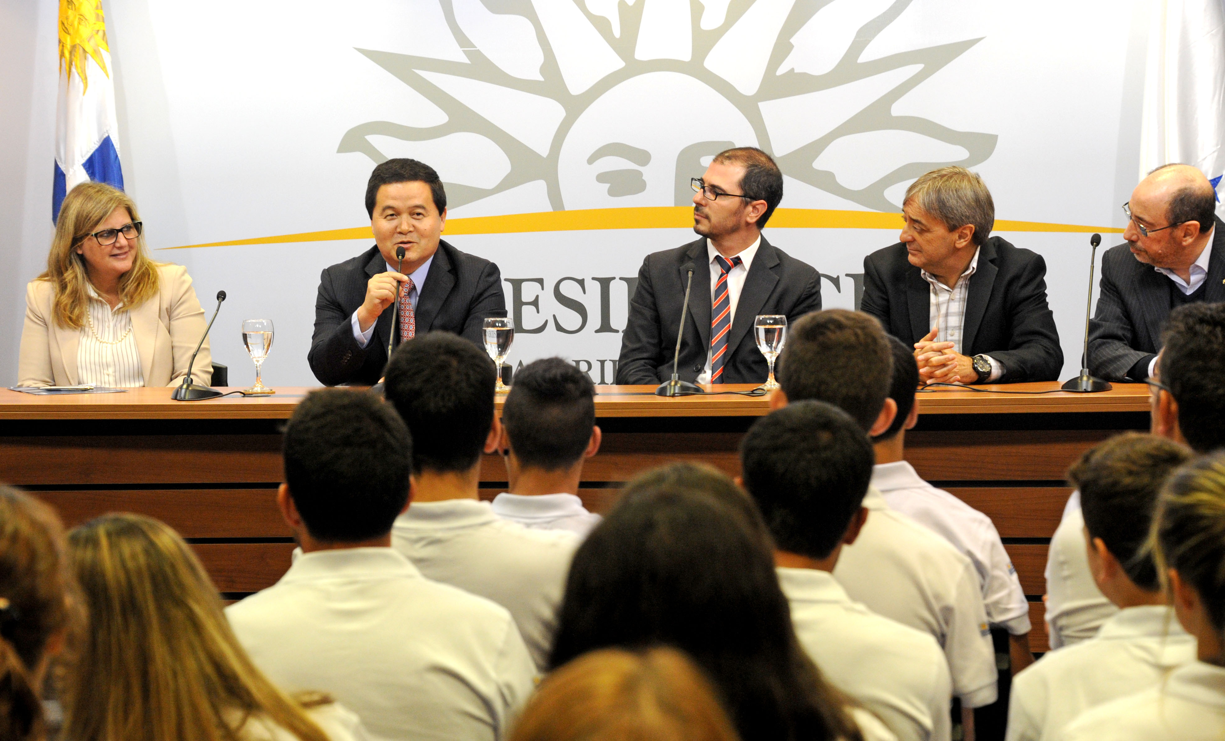 Embajador de China, Dong Xiaojun
