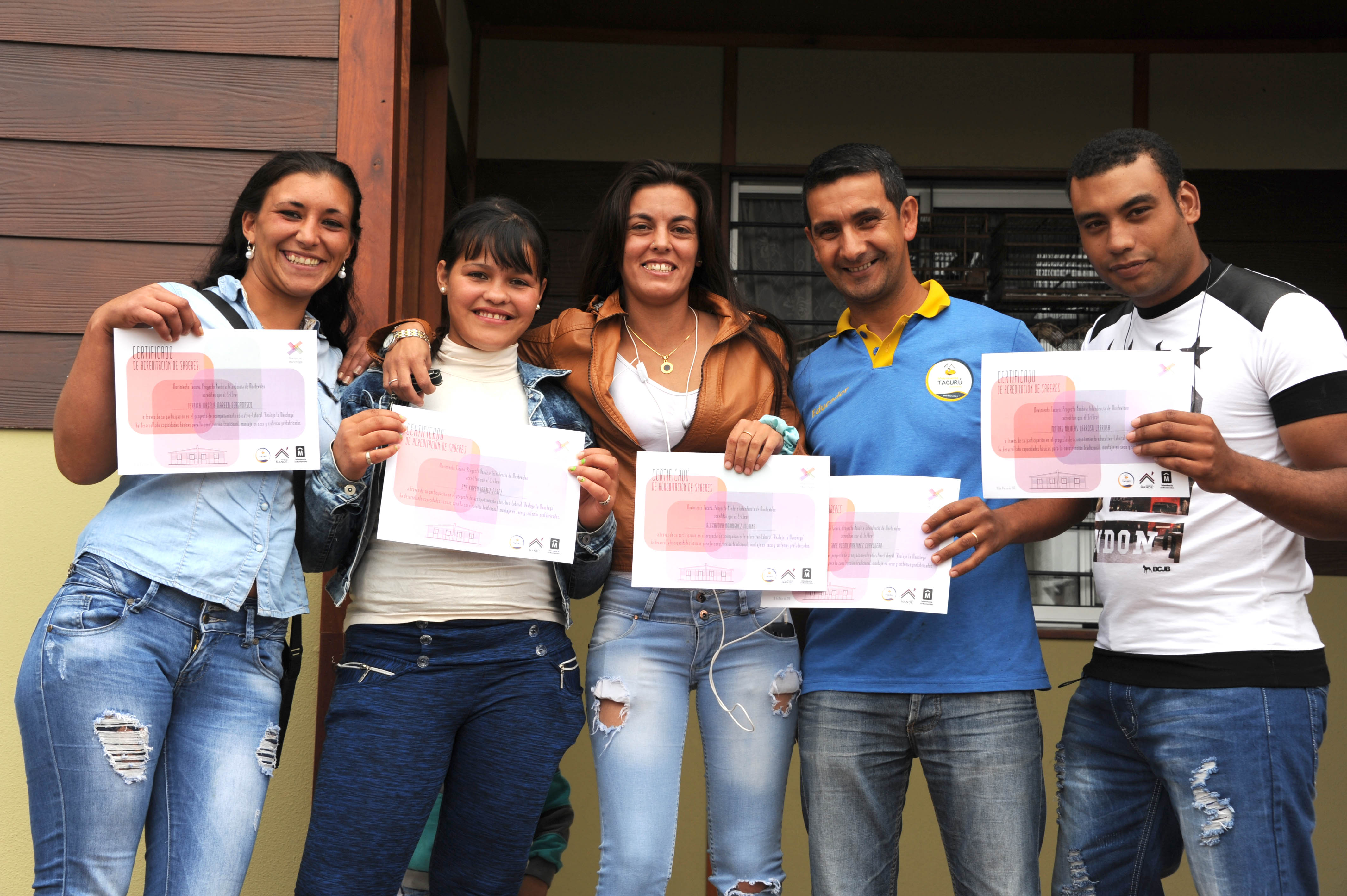 MVOTMA inauguró viviendas para realojo a familias del asentamiento La Manchega- Montevideo