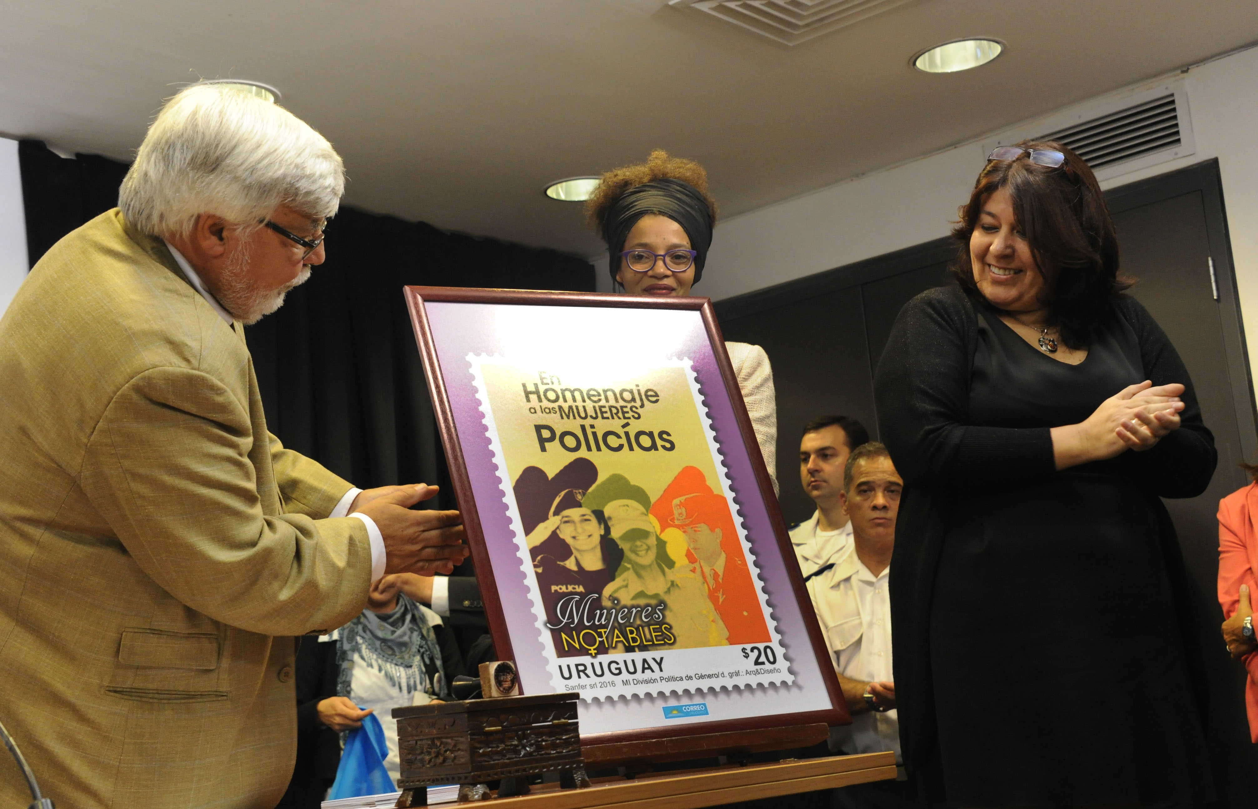 Ministerio del Interior realiza homenaje a mujeres policías