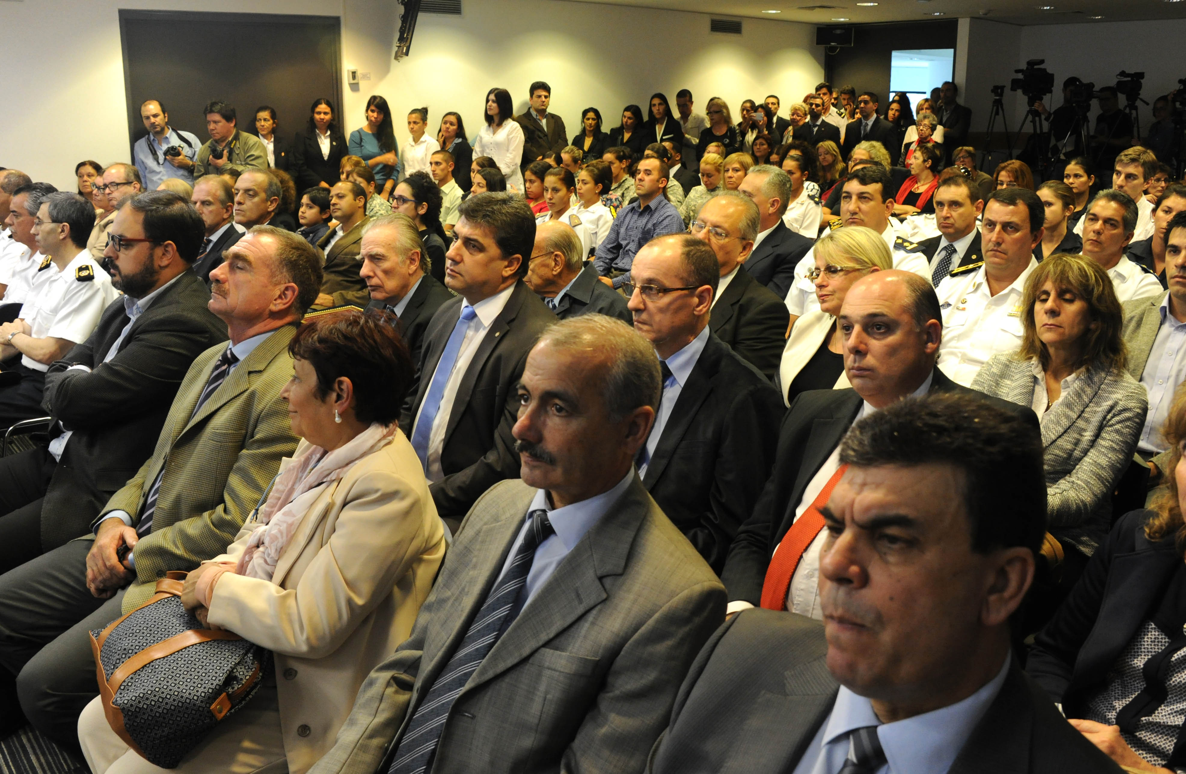 Ministerio del Interior realiza homenaje a mujeres policías