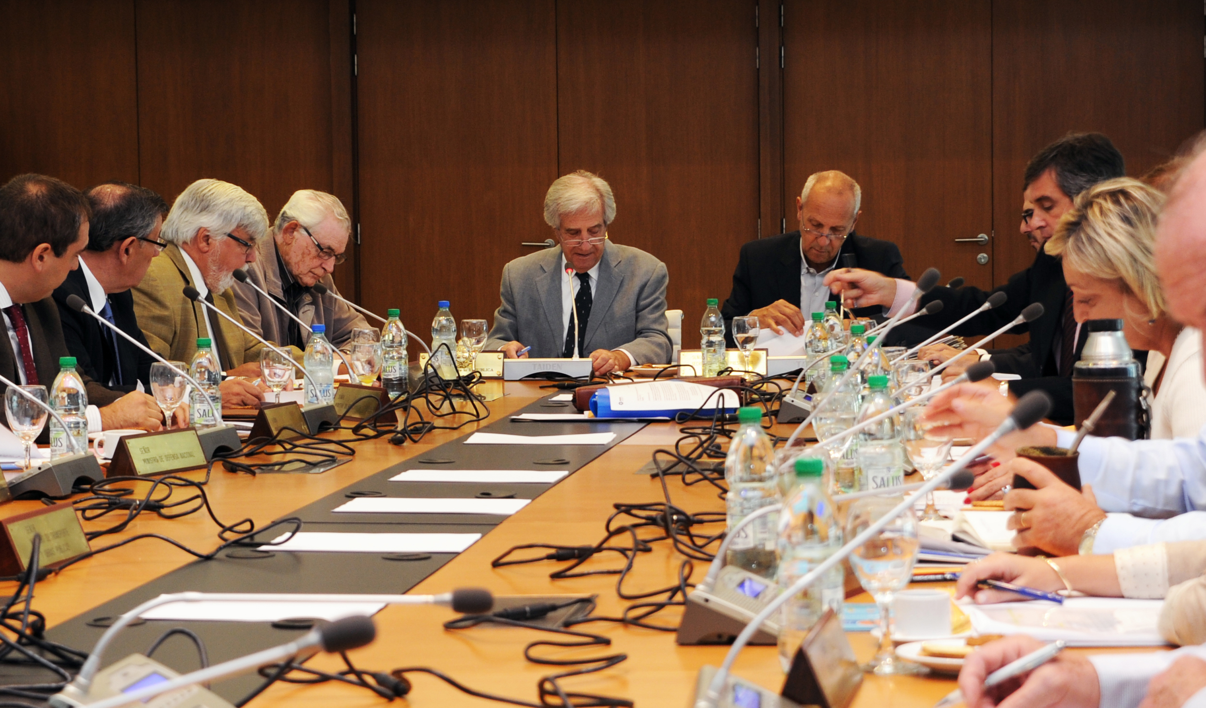 Consejo de Ministros sesionó en la Torre Ejecutiva encabezado por el Presidente Tabaré Vázquez