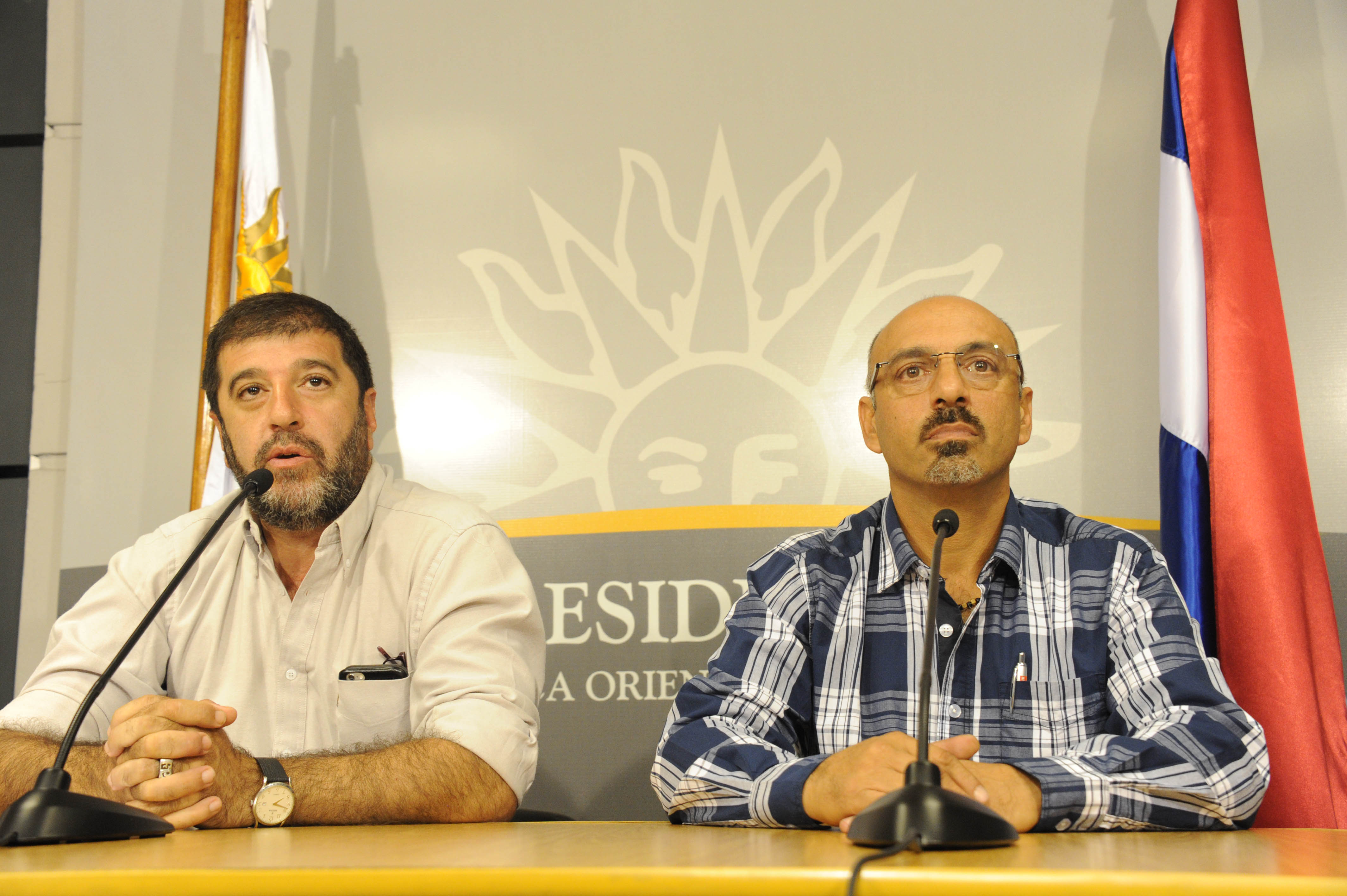 Dirigentes del PIT-CNT, Pereira y Abdala, en declaraciones a la prensa una vez culminada la reunión