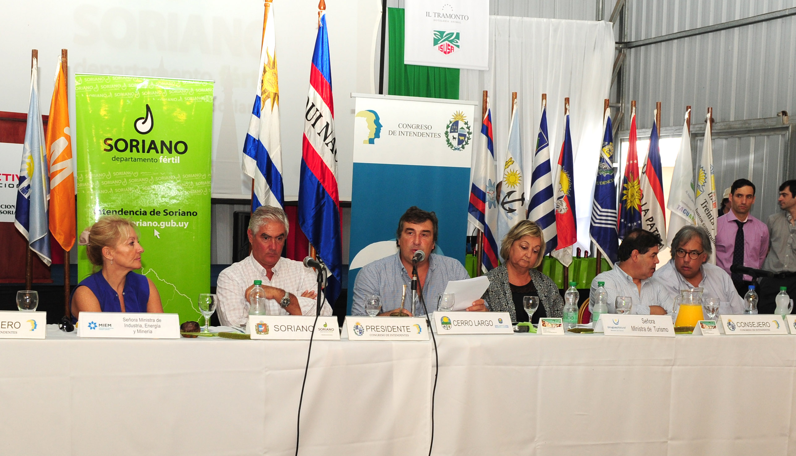 Reunión del Congreso de Intendentes en la Expoactiva de Soriano