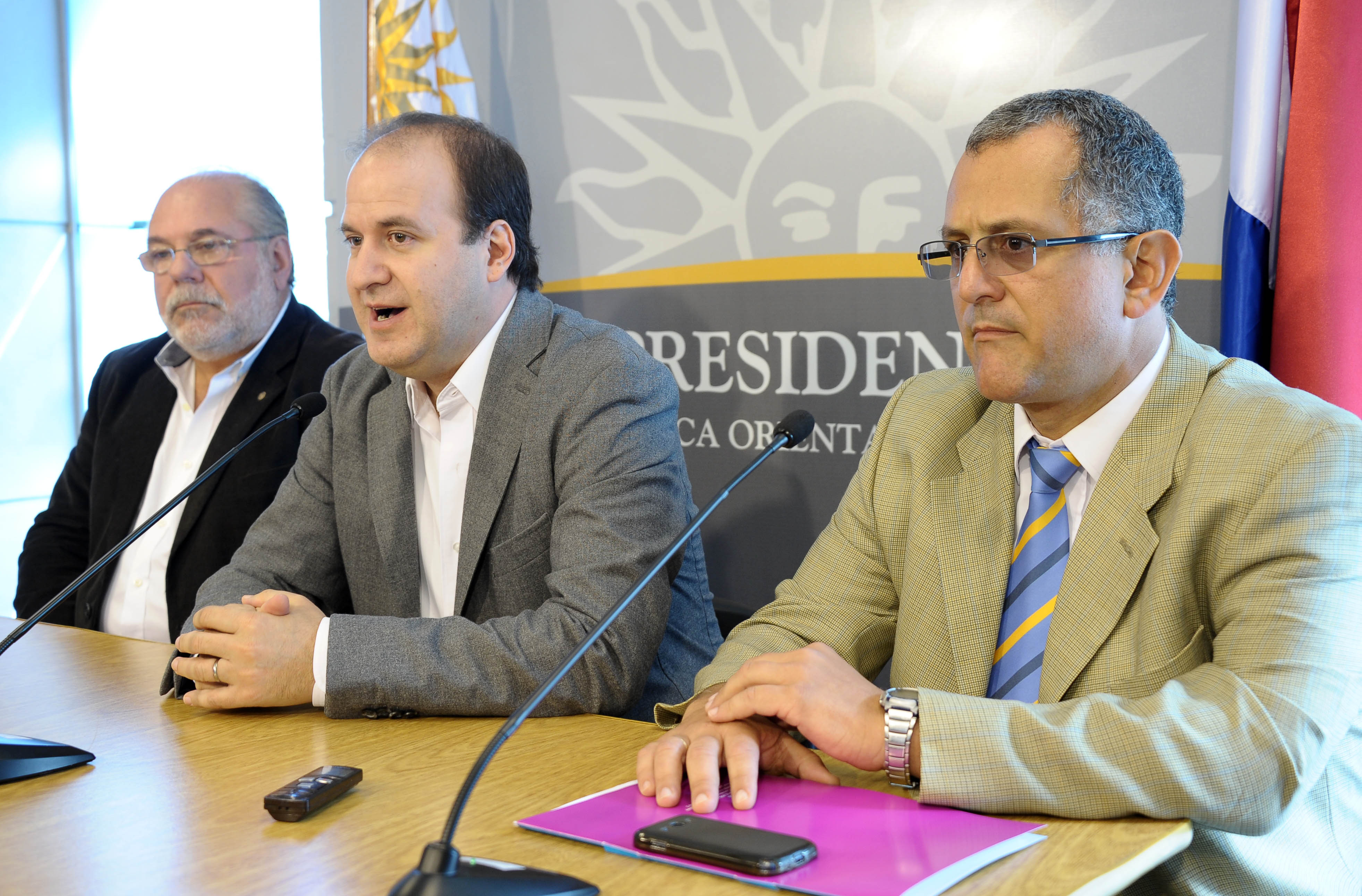 Declaraciones a la prensa de Alfredo Toledo, Julio Trostchansky y Alejandro Cuesta, dirigentes del SMU