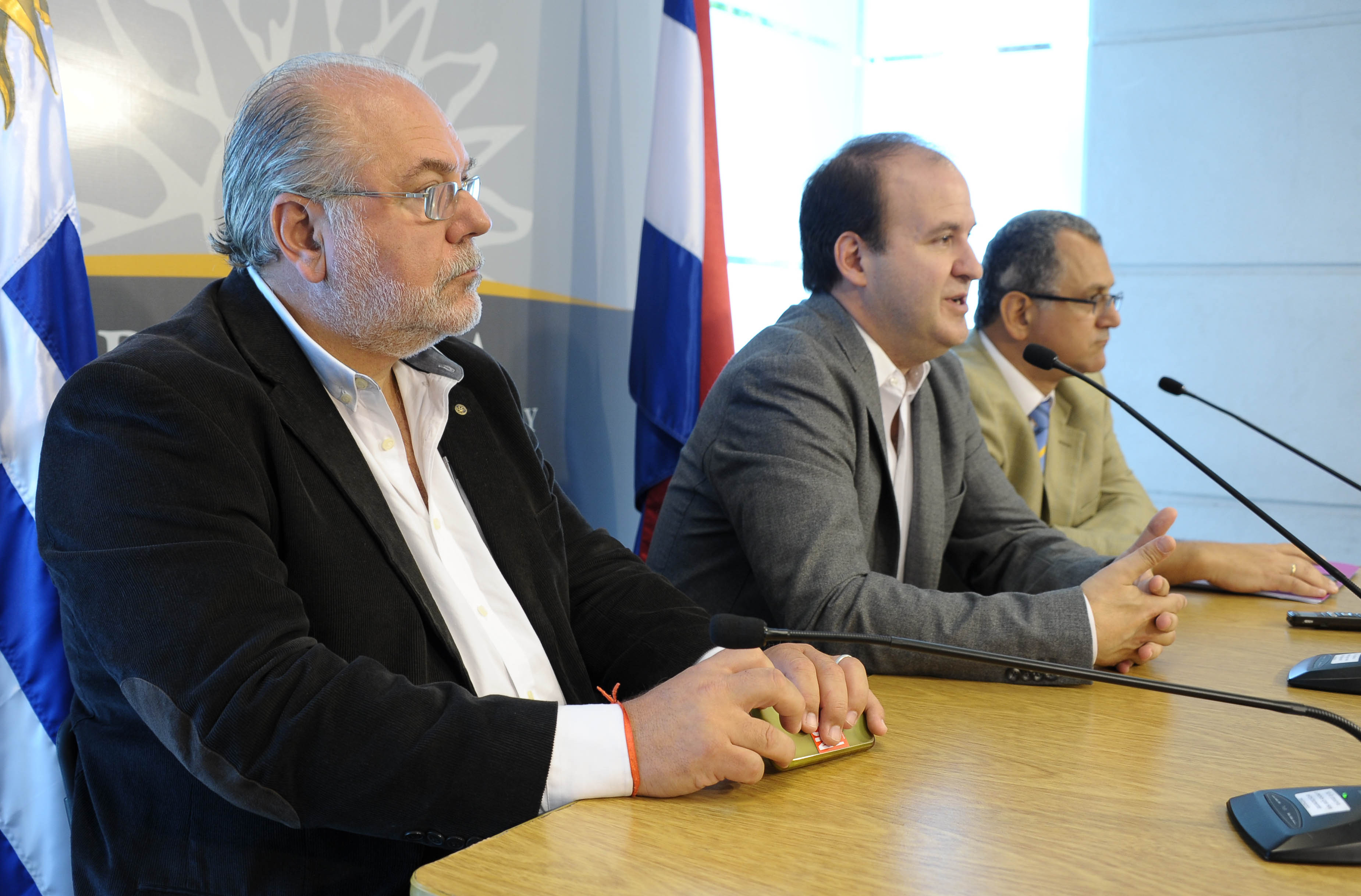 Declaraciones a la prensa de Alfredo Toledo, Julio Trostchansky y Alejandro Cuesta, dirigentes del SMU