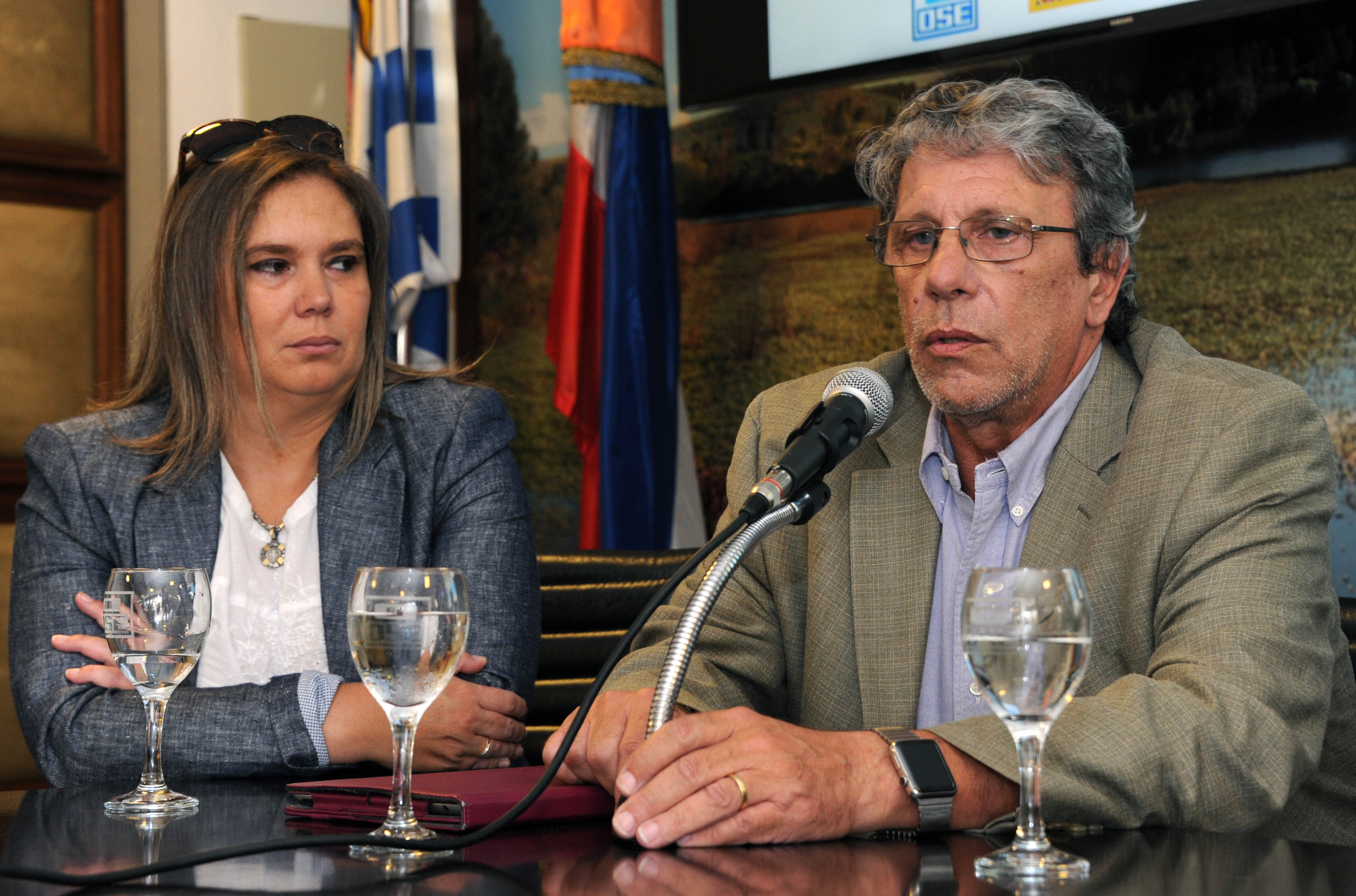 Palabras del representante del BID, Juan José Taccone, junto a la Vicepresidenta de OSE, Alejandra Varela