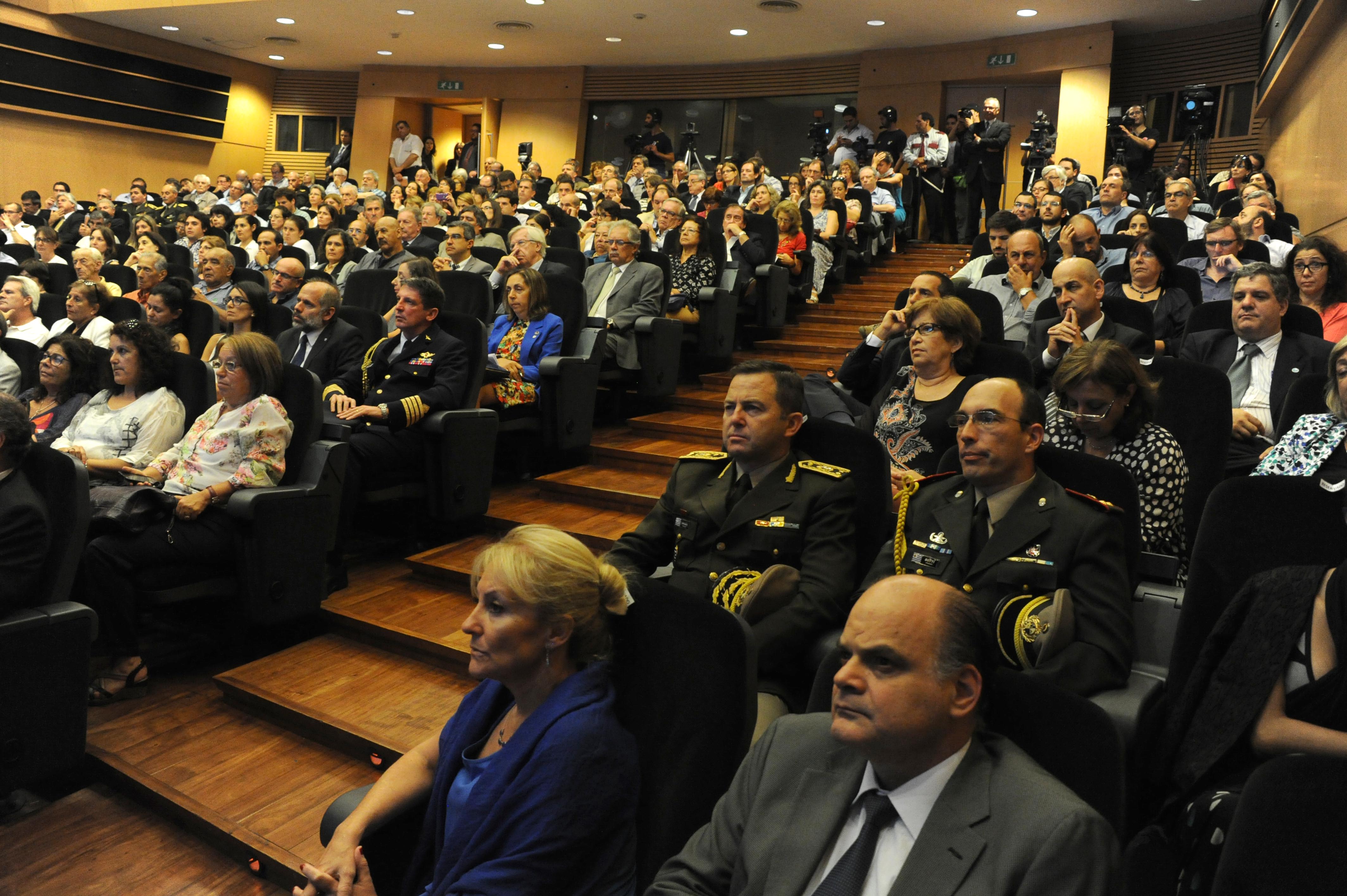 Público presente en el auditorio de la Torre de las Telecomunicaciones