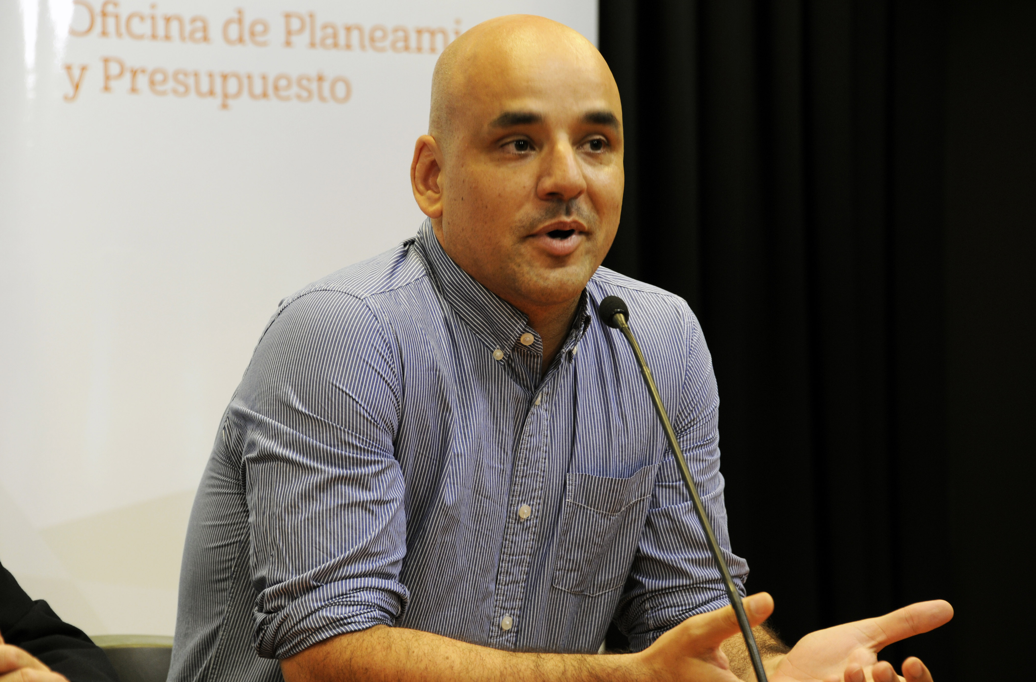 Sebastián Torres haciendo uso de la palabra