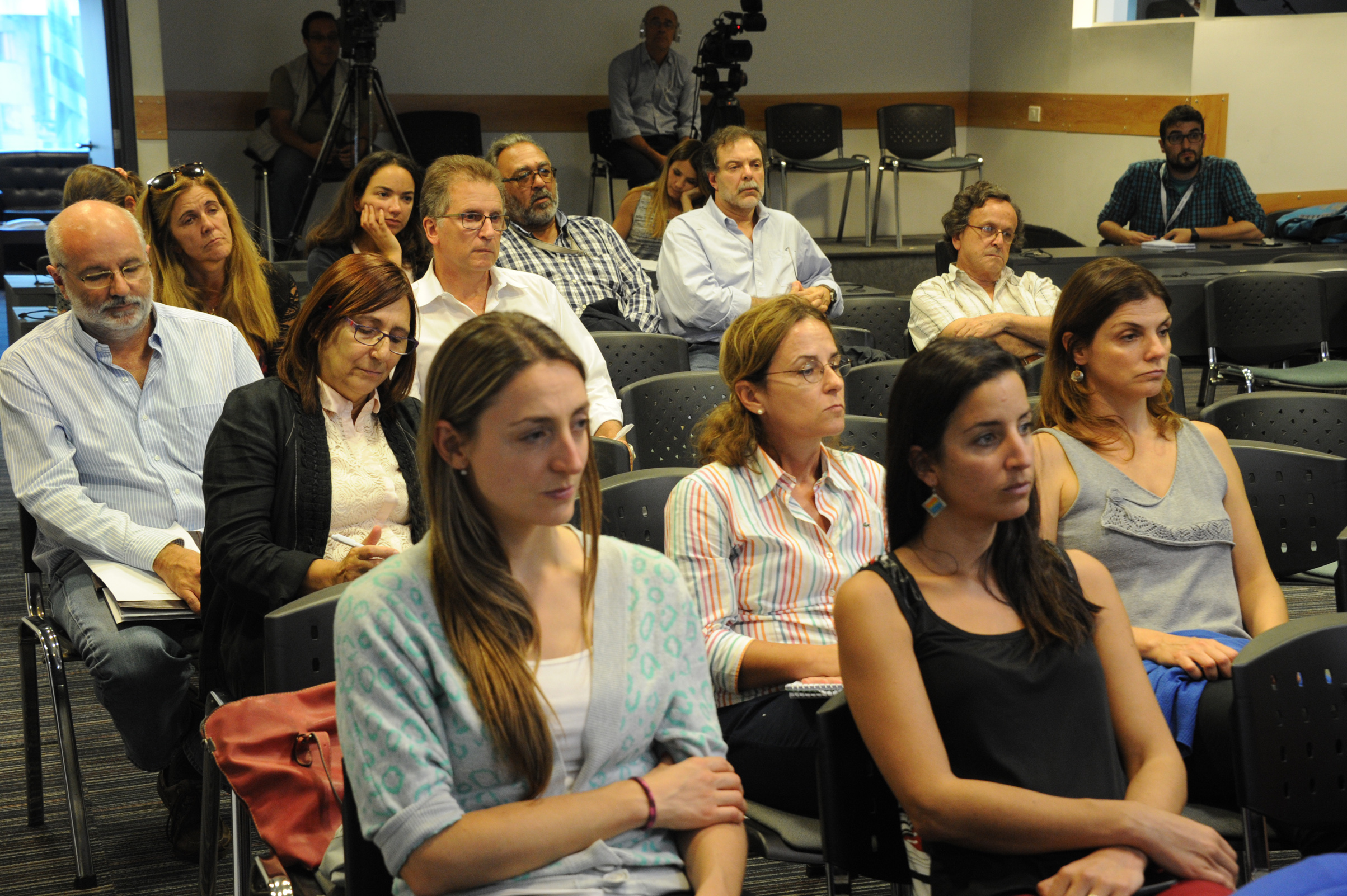 Directora ejecutiva de la AUCI, Andrea Vignolo, haciendo uso de la palabra