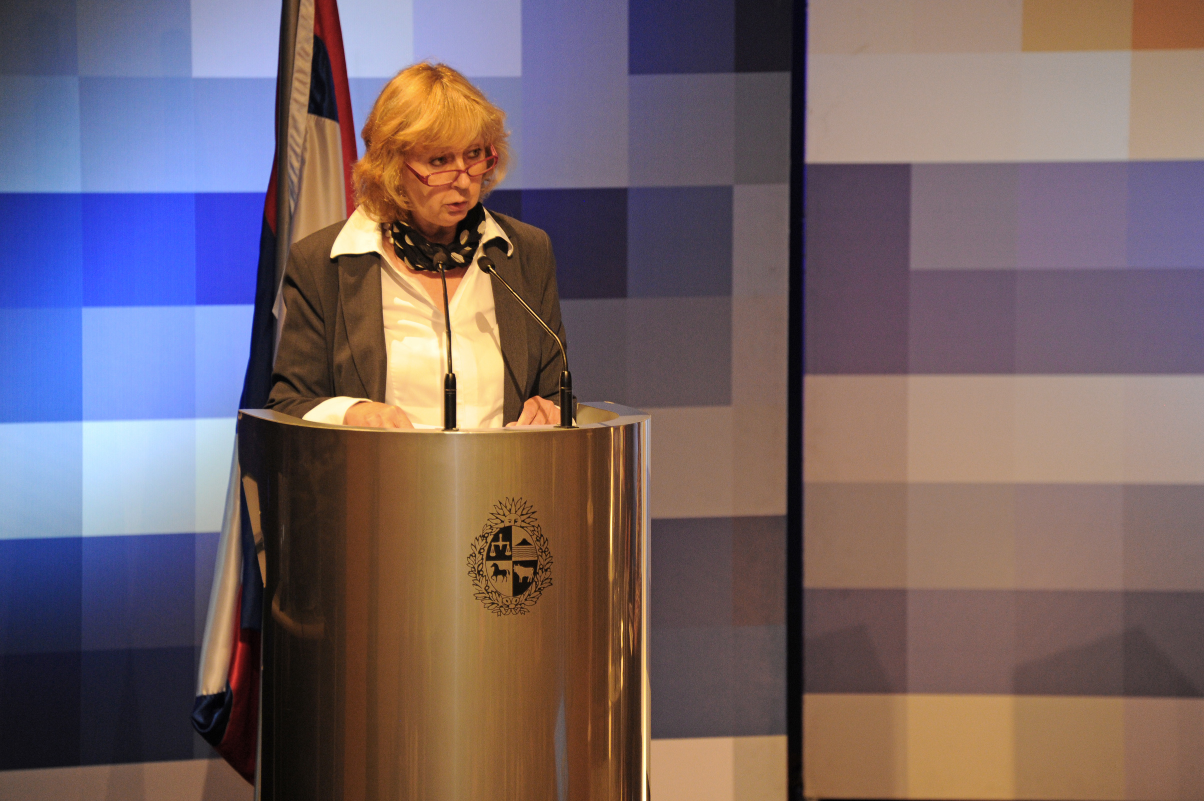 Denise Cook, representante del sistema de las Naciones Unidas en Uruguay, dirigiéndose a los presentes