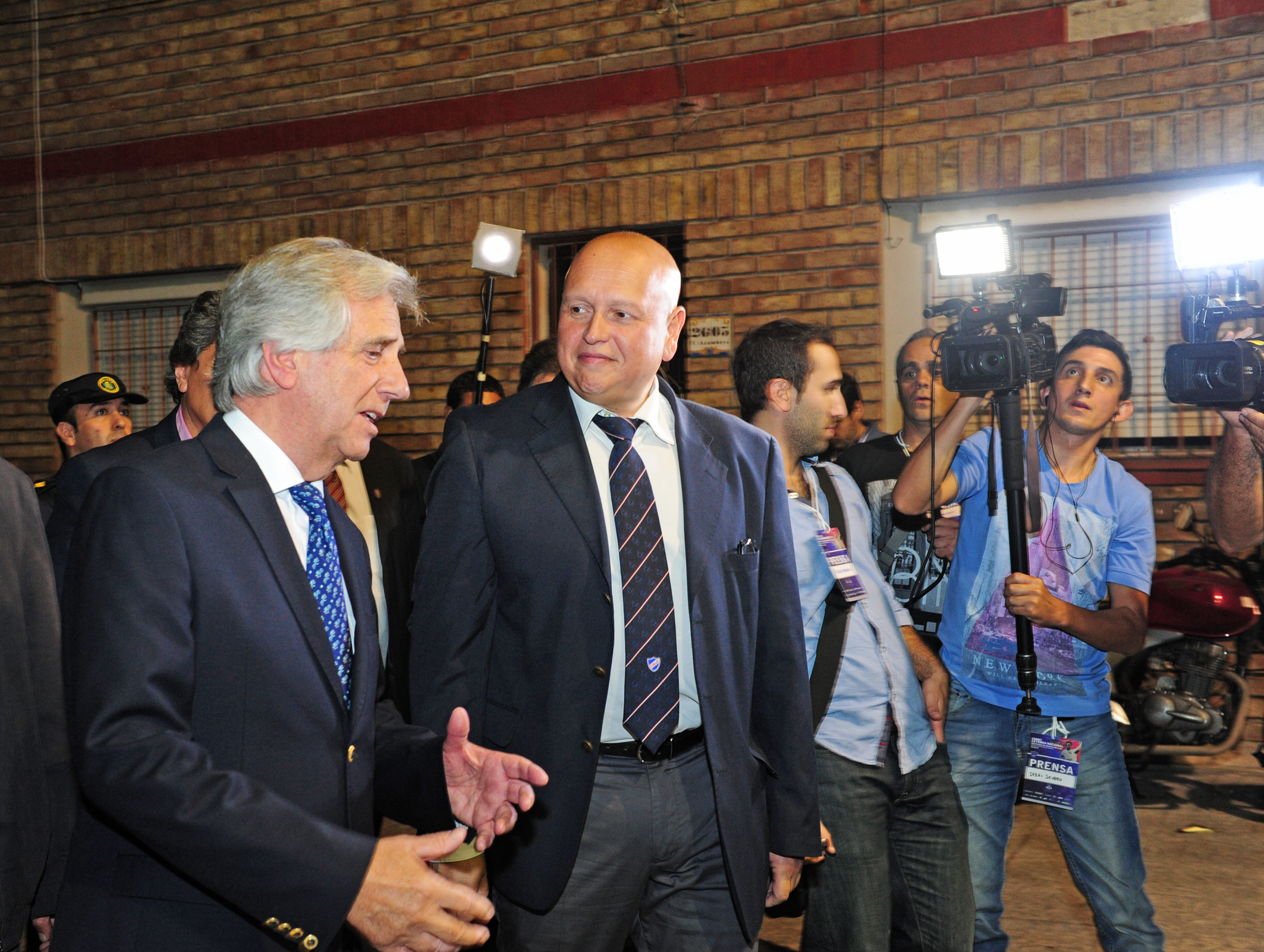 El Presidente de la República, Tabaré Vázquez, es recibido por el presidente del Club Nacional de Fútbol, José Luis Rogríguez