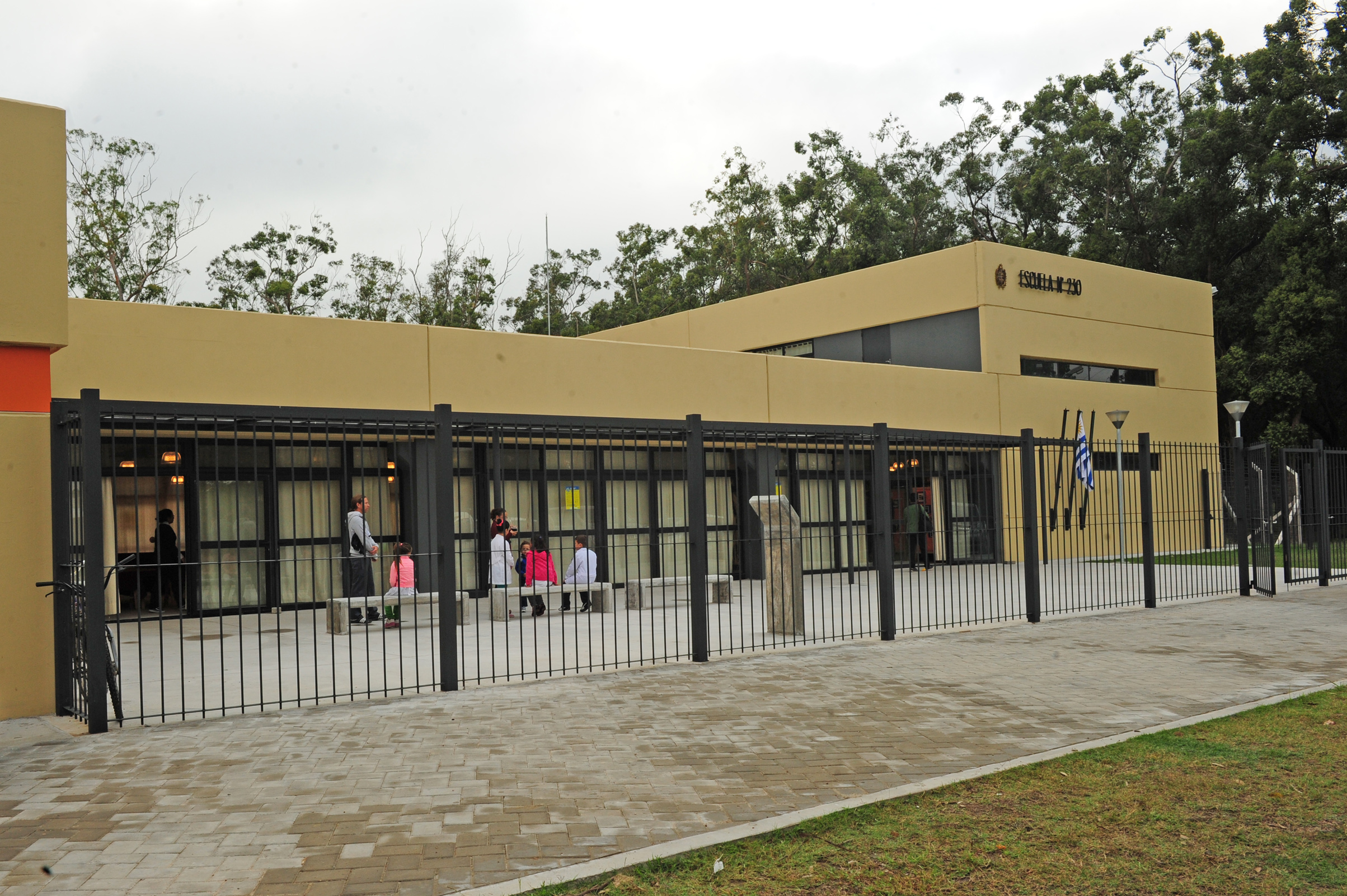 Escuela N° 230