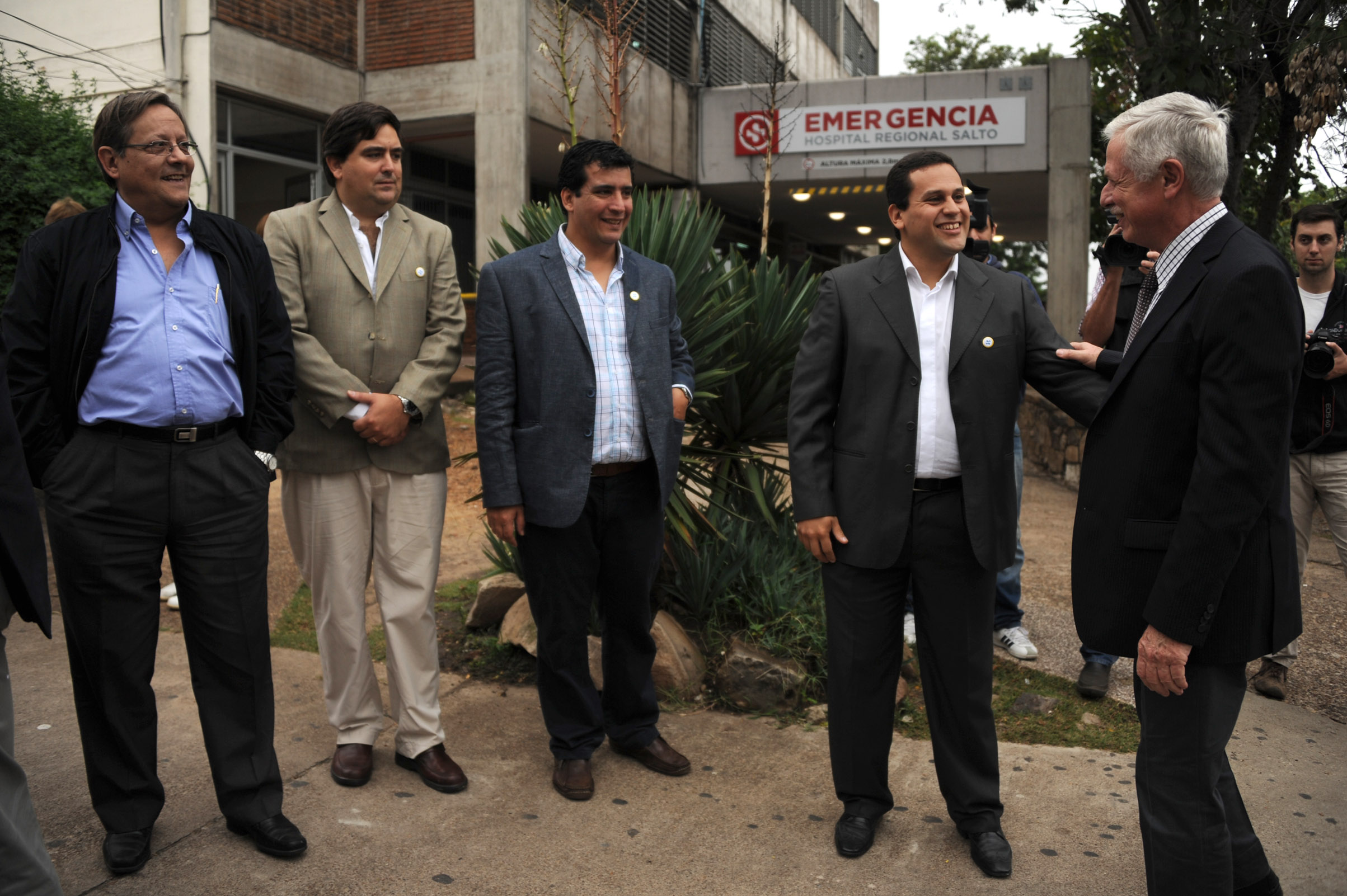 LLegada del ministro Basso al hospital