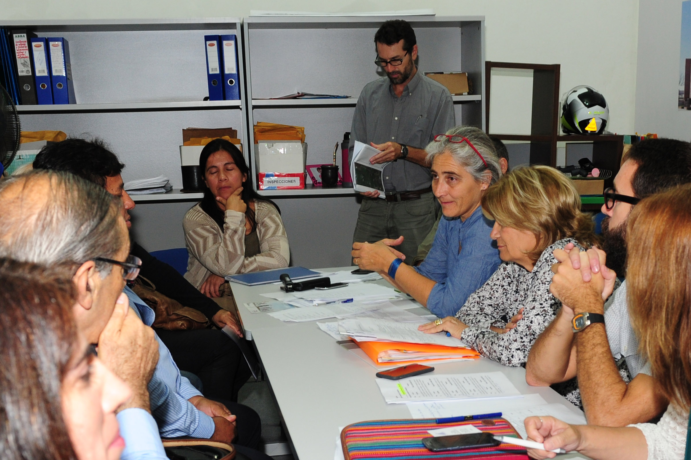 Ministra Eneida de León recibió organizaciones sociales de Salto