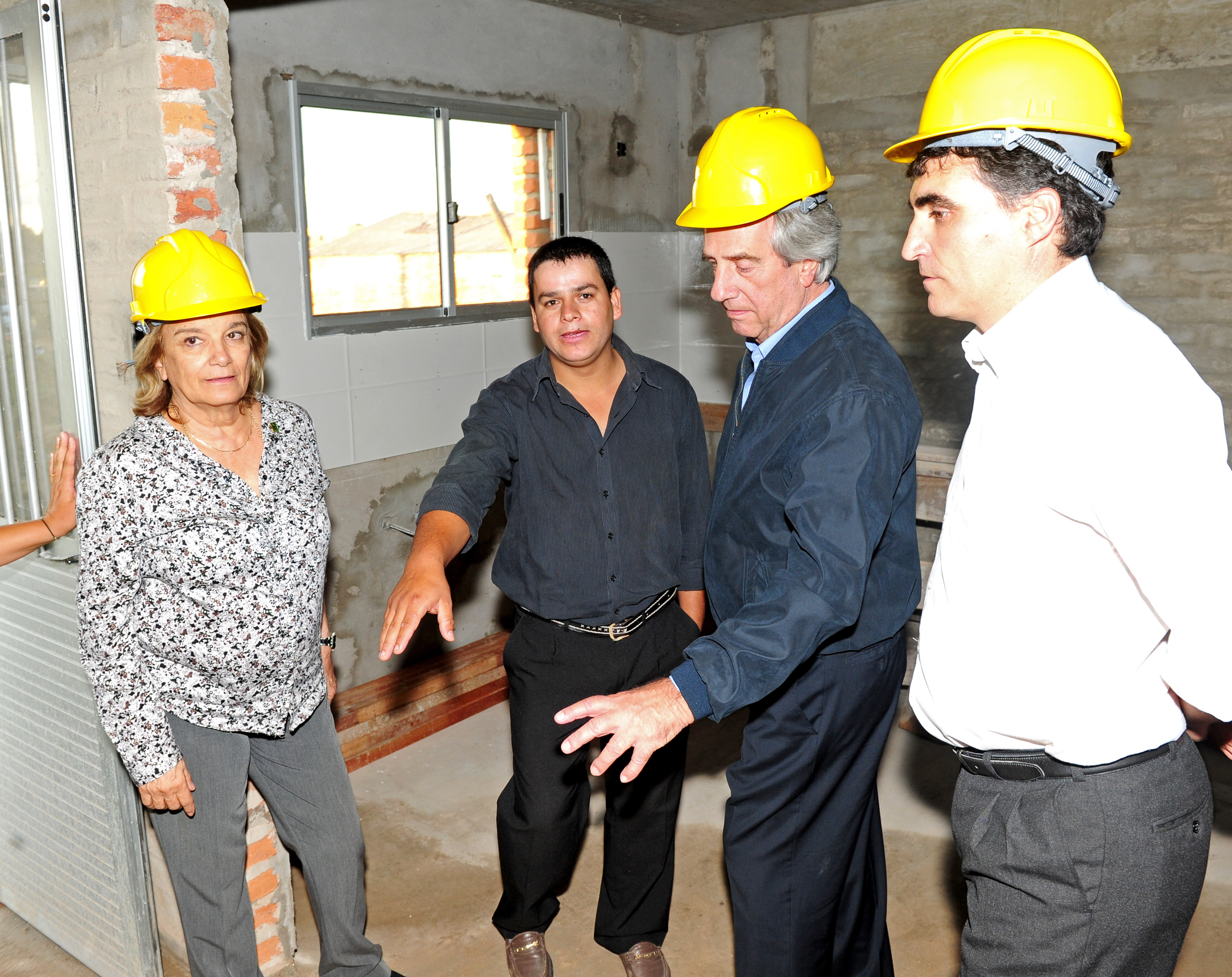 Vázquez dentro de una vivienda