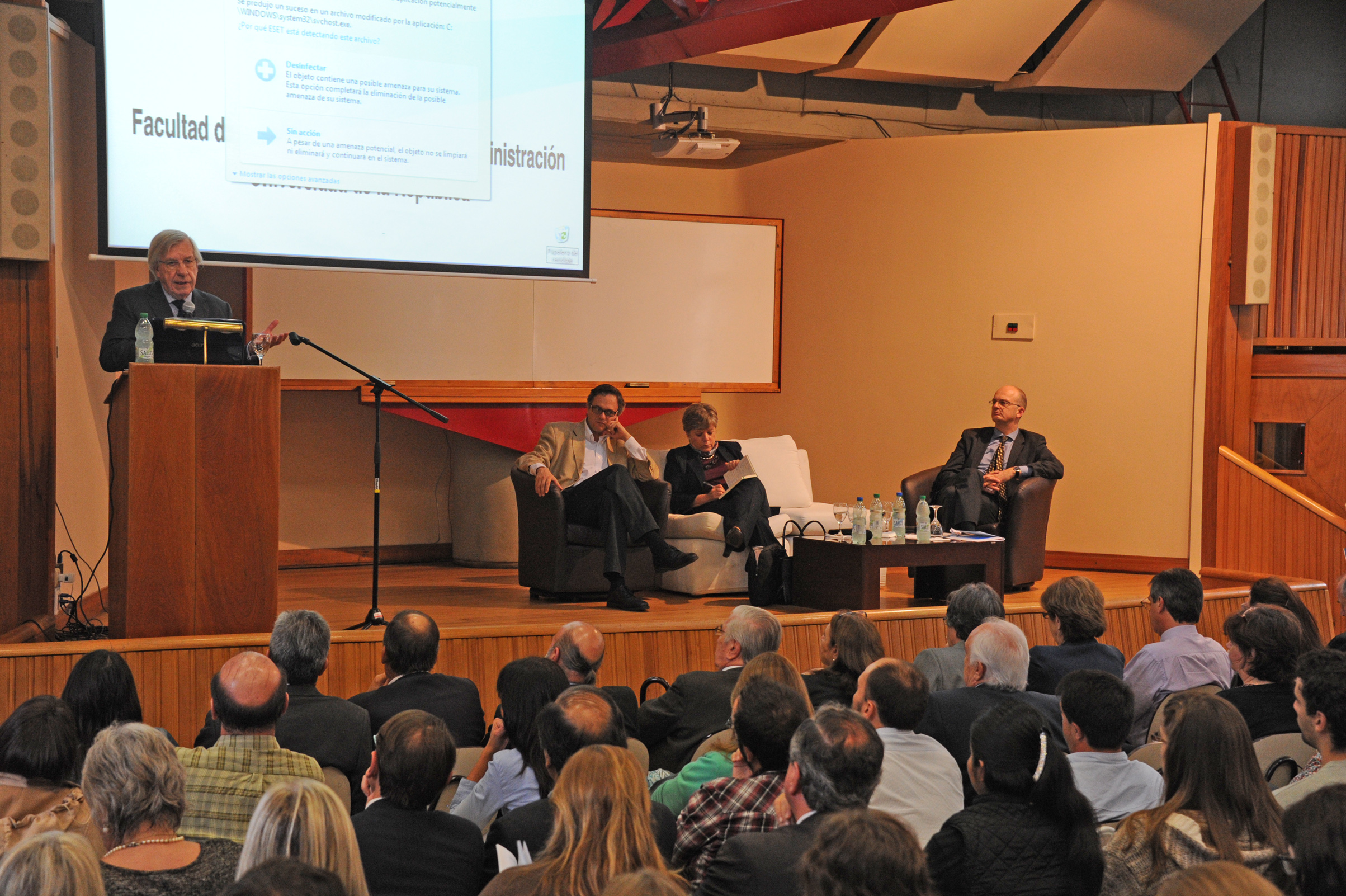 Presentación de informe sobre cambio demográfico