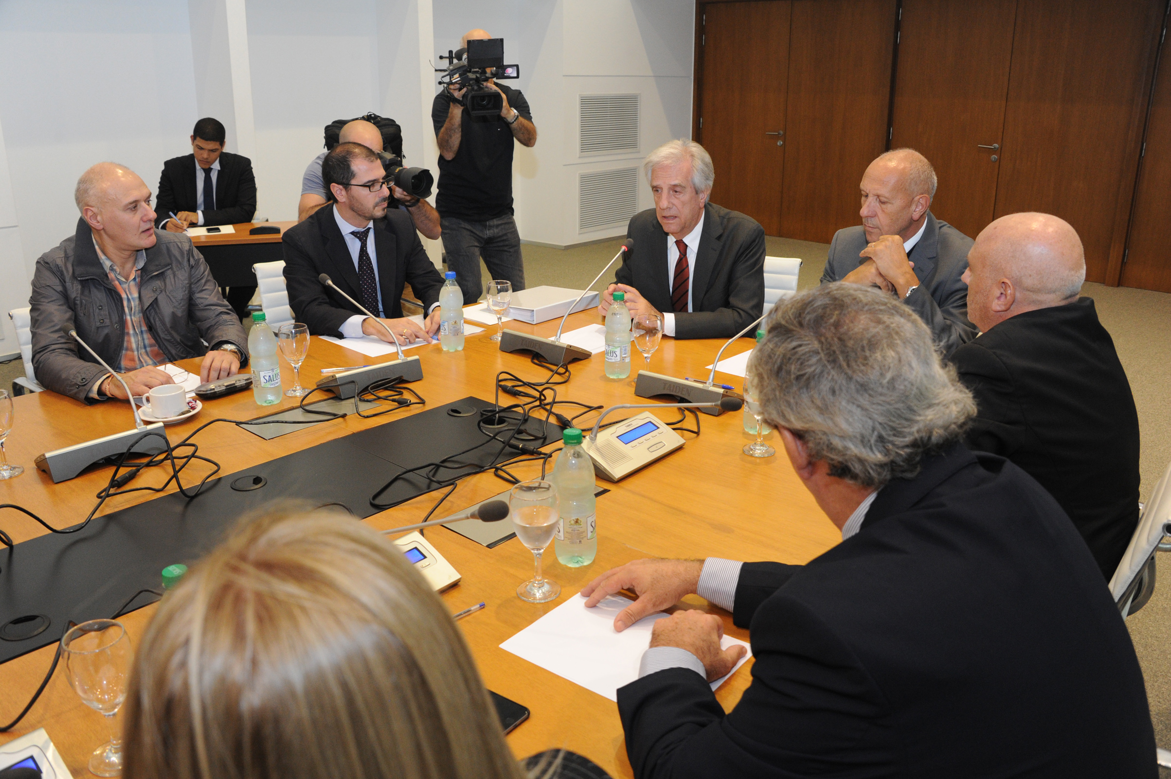 Presidente Vázquez recibió a representantes de partidos políticos