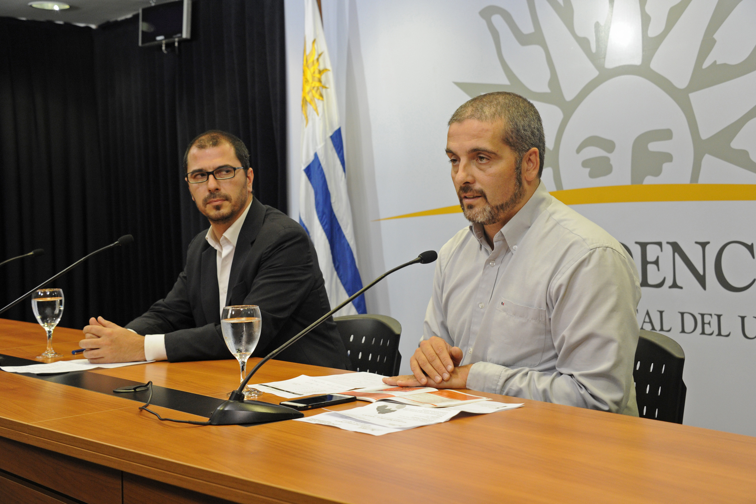 Director Fernando Traversa, dirigiéndose a los presentes