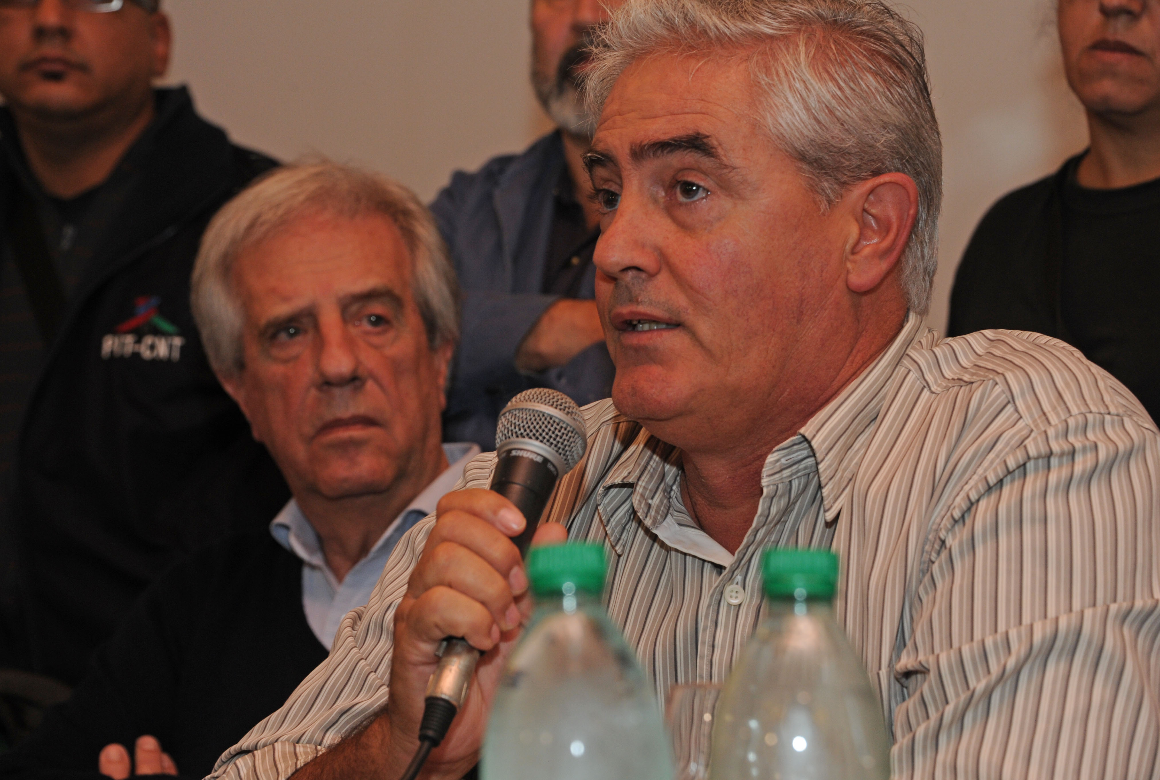 Conferencia de prensa encabezada por Tabaré Vázquez