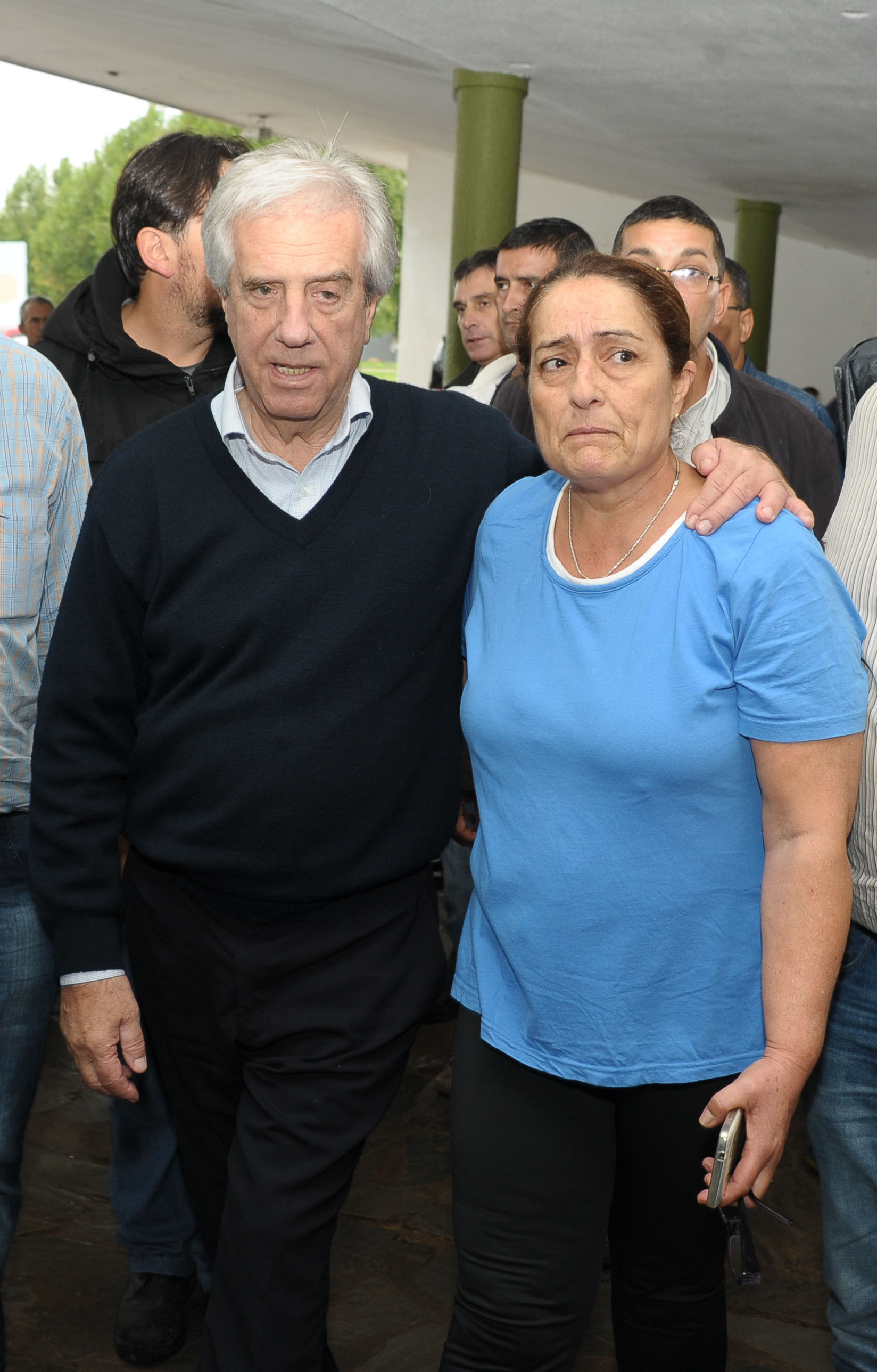 Vázquez dentro del gimnasio con damnificados