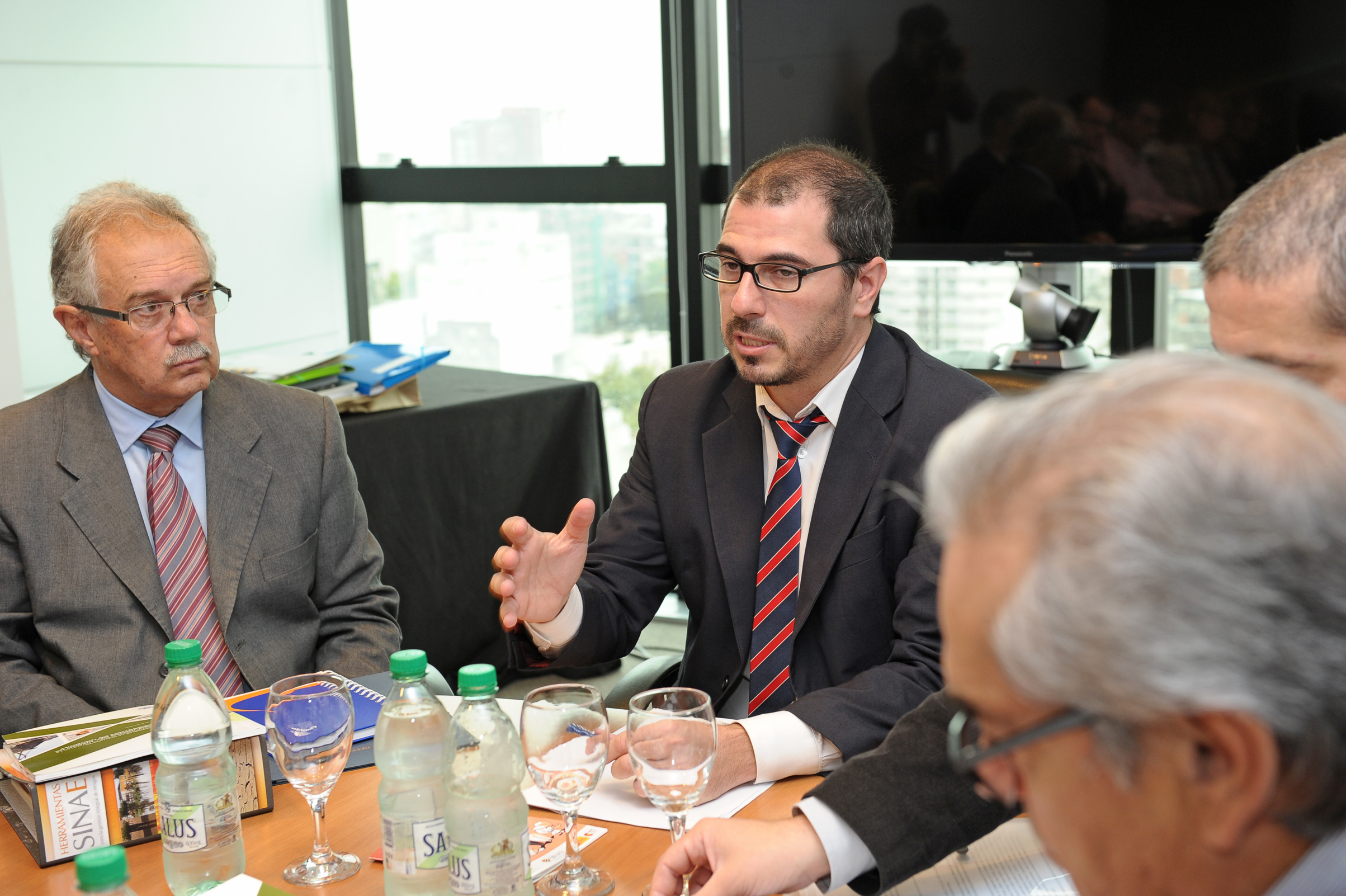 Prosecretario de Presidencia de la República, Juan Andrés Roballo, encabezó la reunión de la Reunión de la Junta Nacional de Emergencias