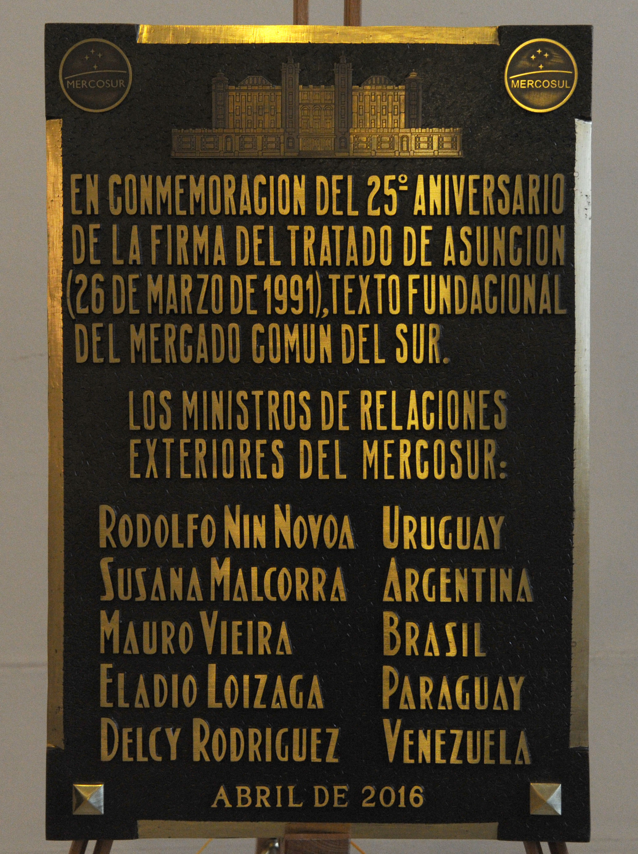 Imagen de la placa conmemoratoria
