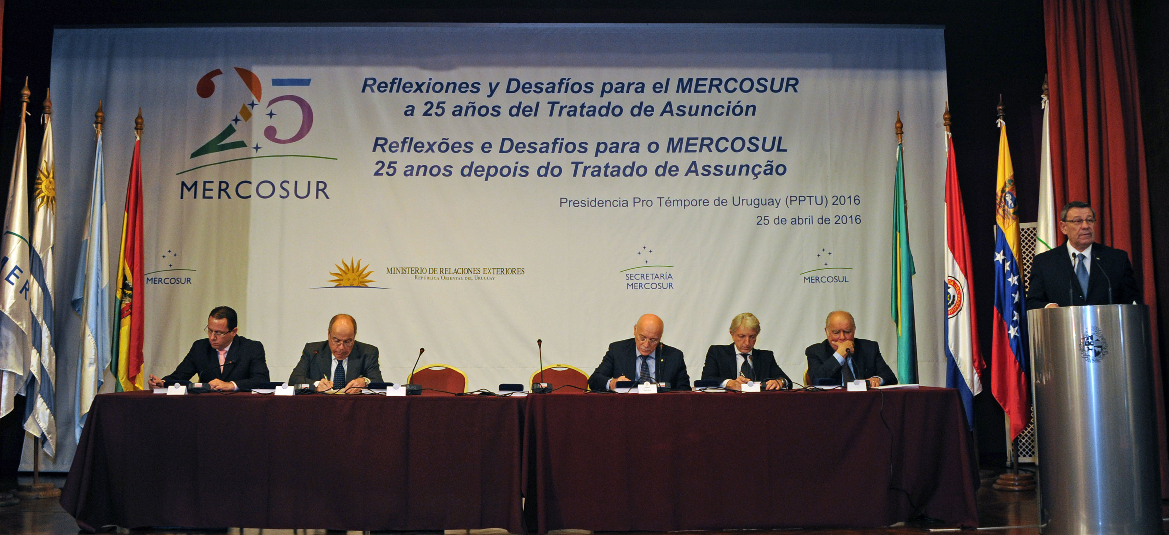 Canciller Nin Novoa haciendo uso de la palabra