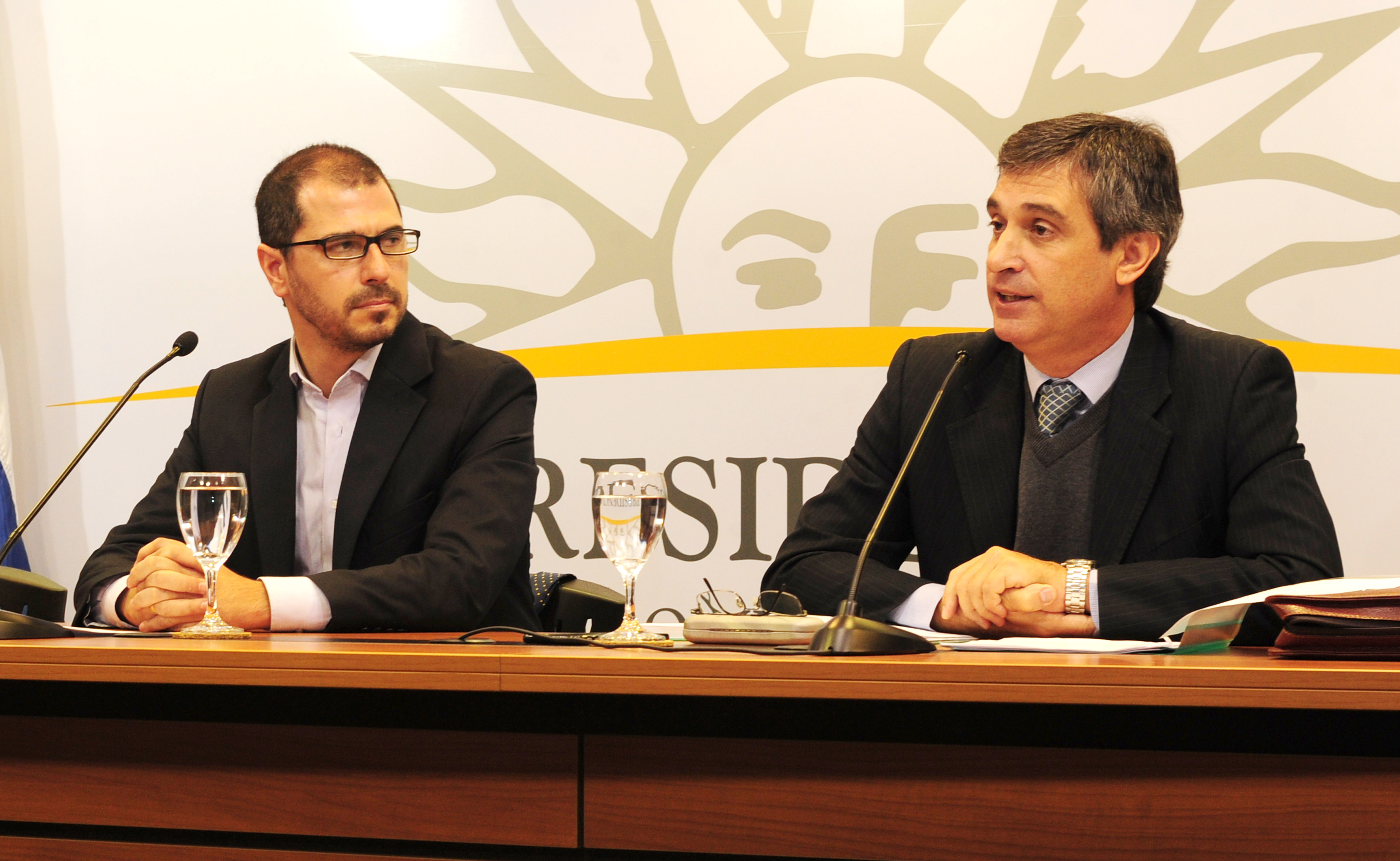 Prosecretario de Presidencia, Juan Andrés Roballo y el director de OPP, Álvaro García