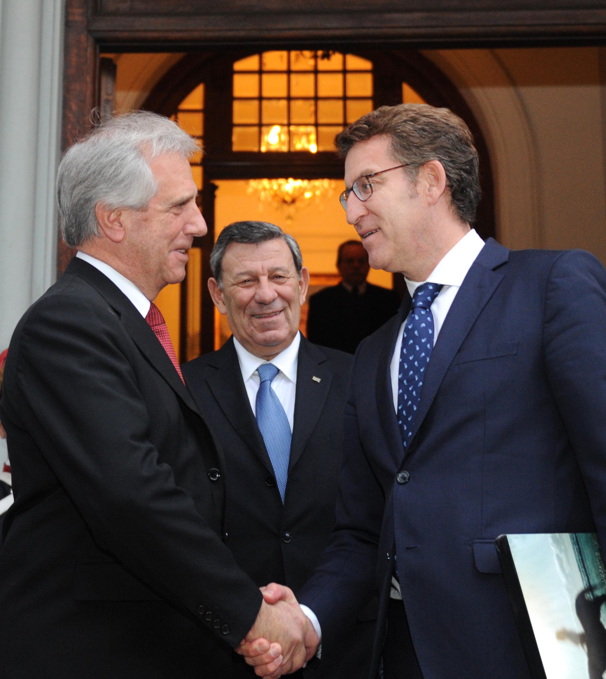 Vázquez y Núñez se saludan