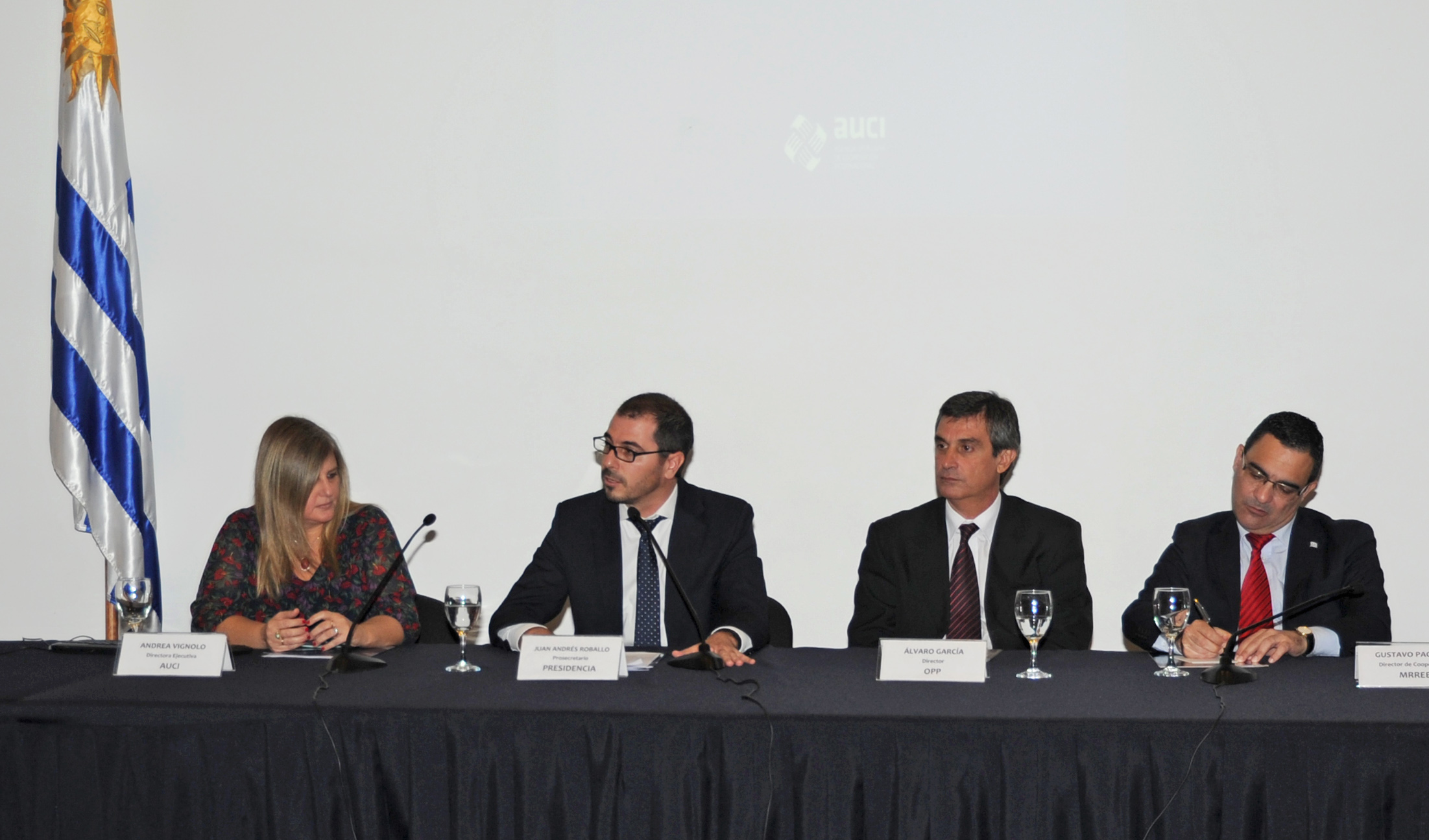 Autoridades dando inicio al evento