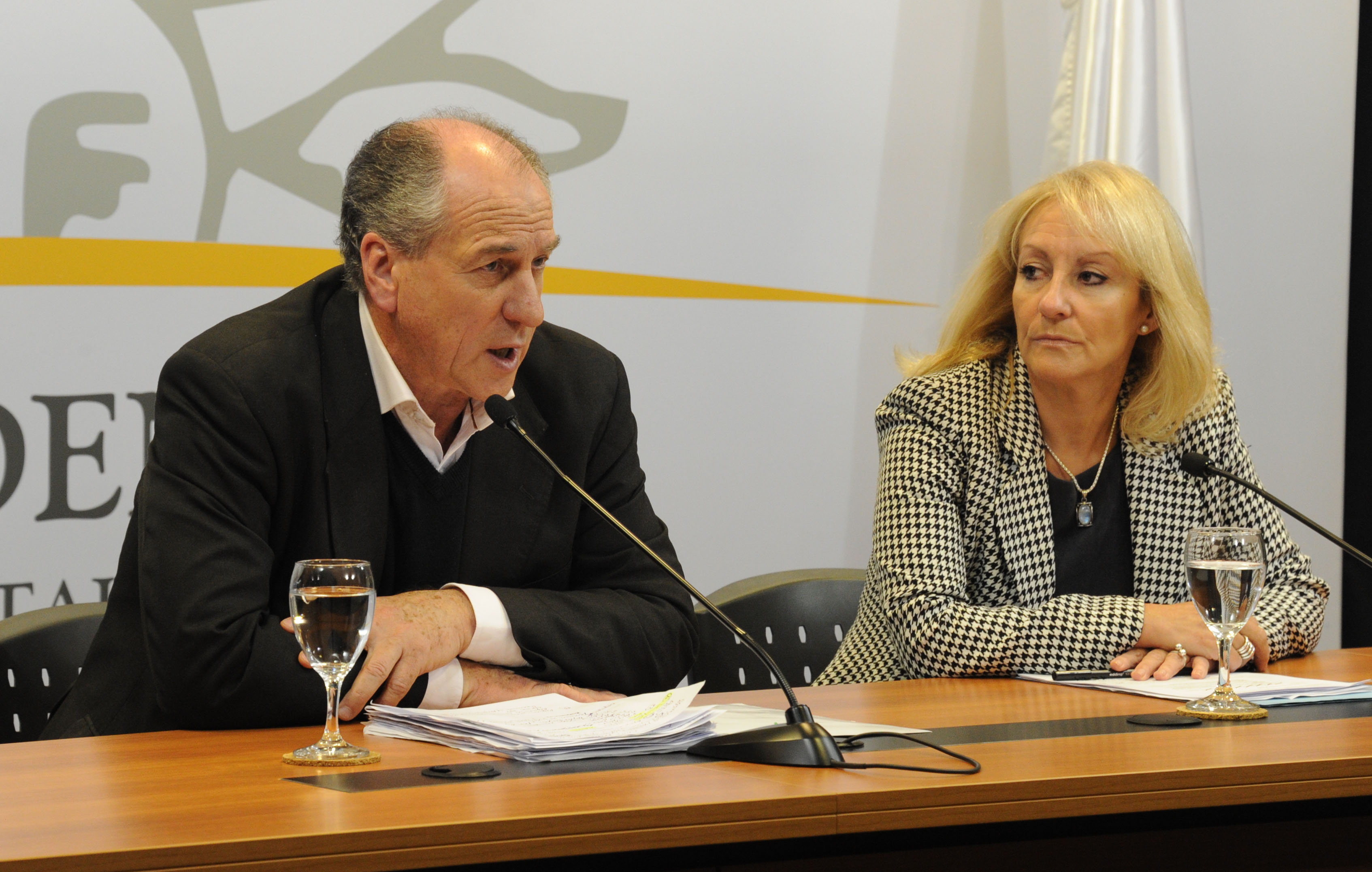 Murro y Cosse en conferencia de prensa