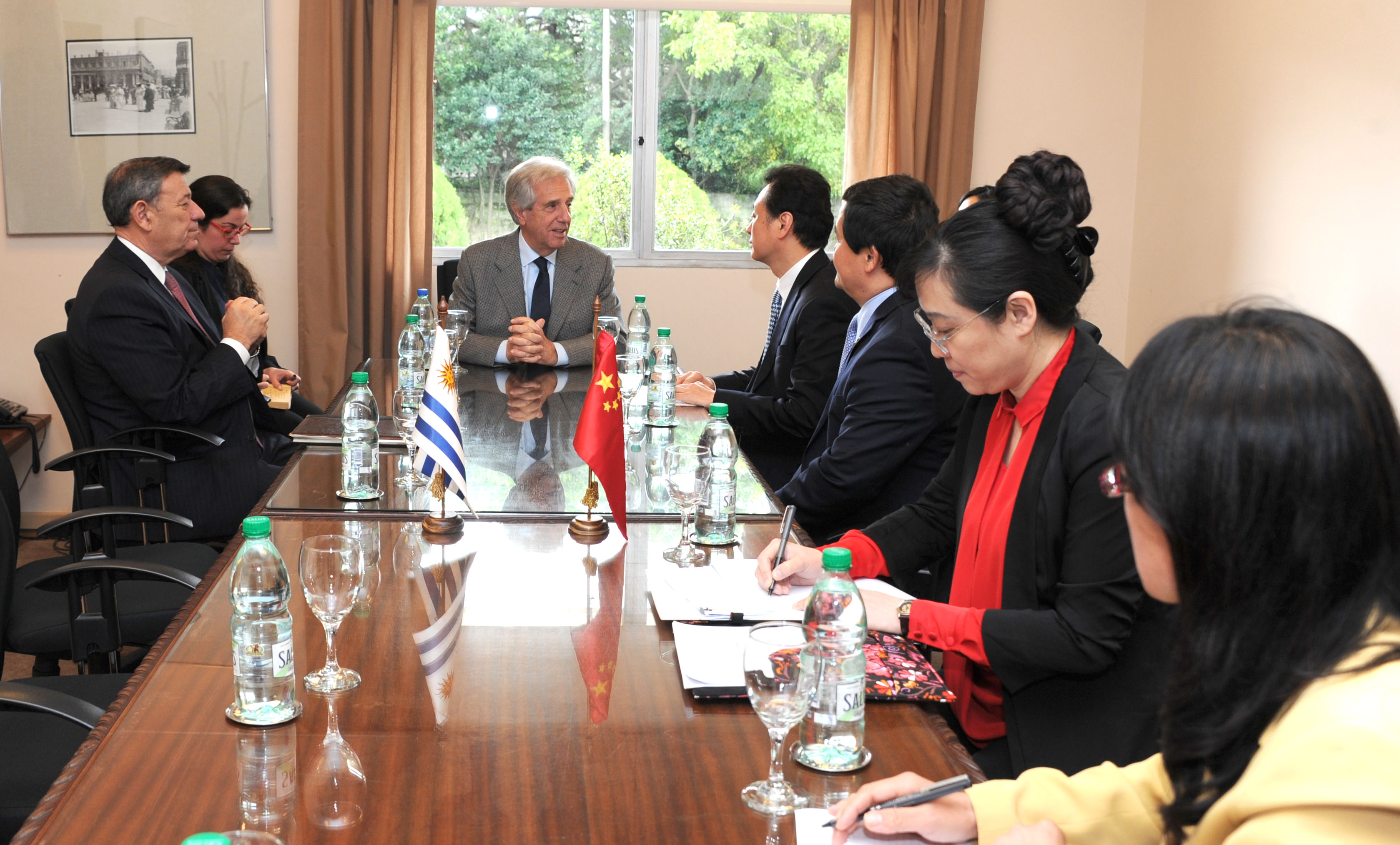 Reunión de Vázquez y cancilleres
