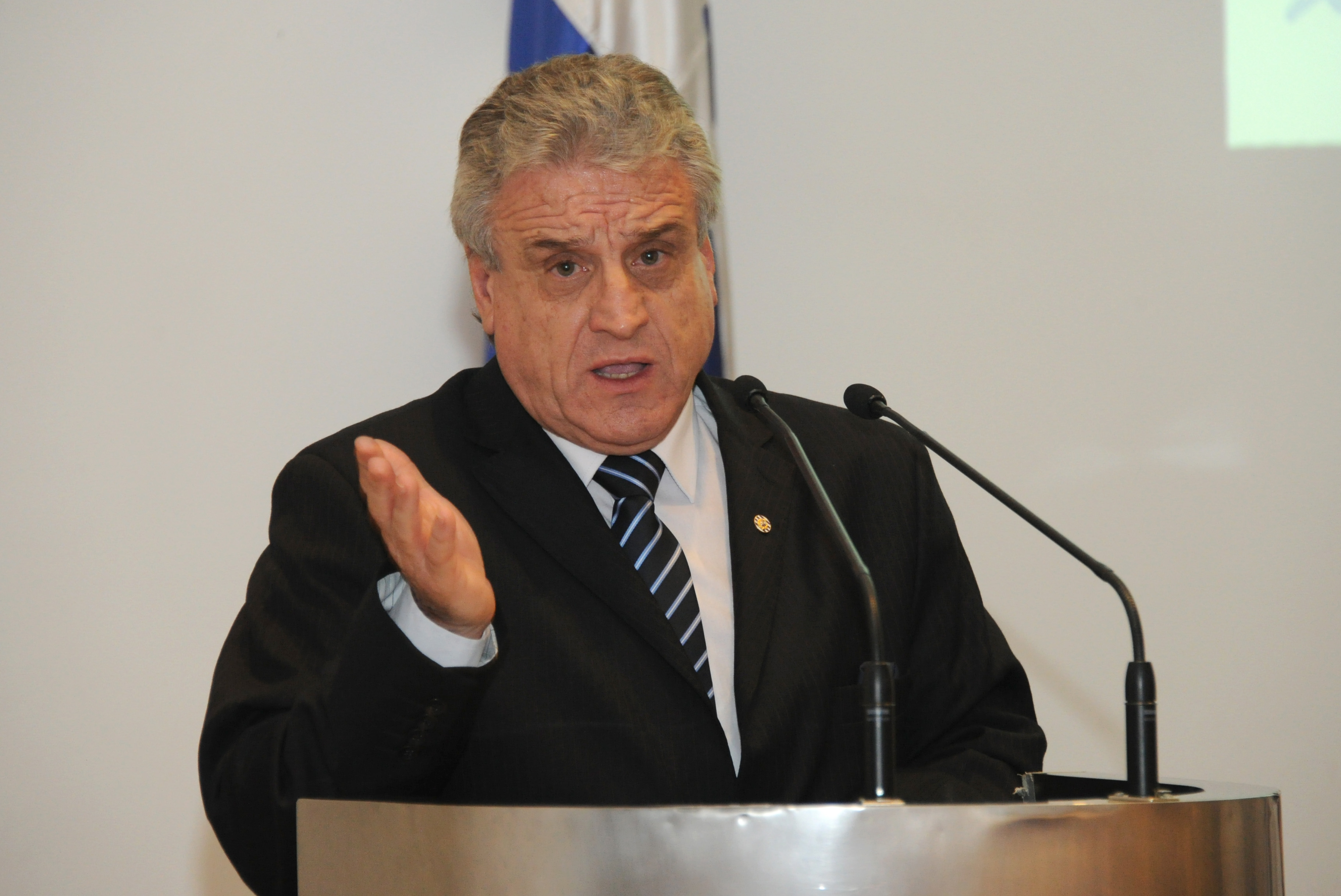 Director de la Oficina Nacional del Servicio Civil, Alberto Scavarelli
